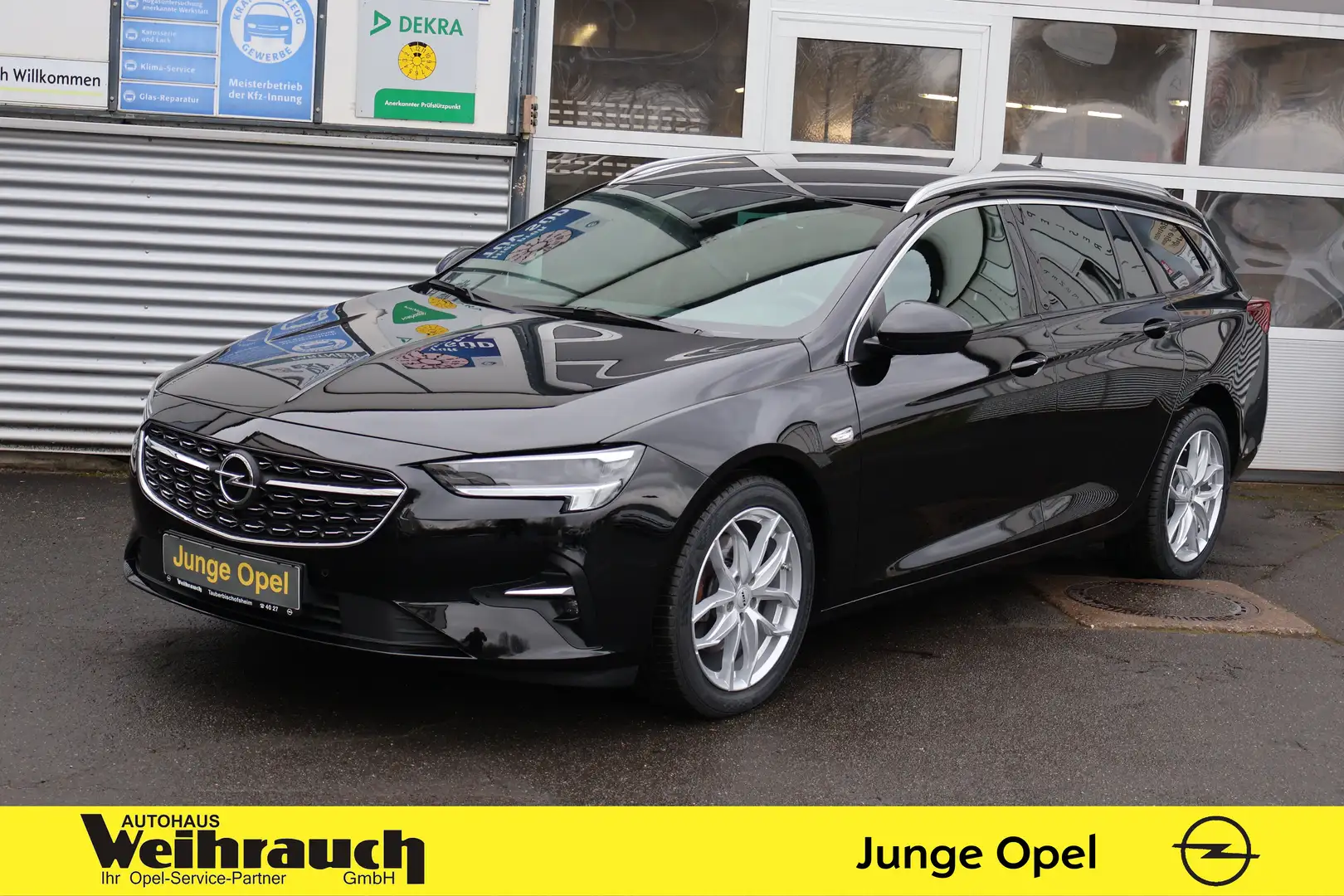 Opel Insignia ST 2.0 Diesel AT8 Business Elegance 4x4+ACC+ Zwart - 1