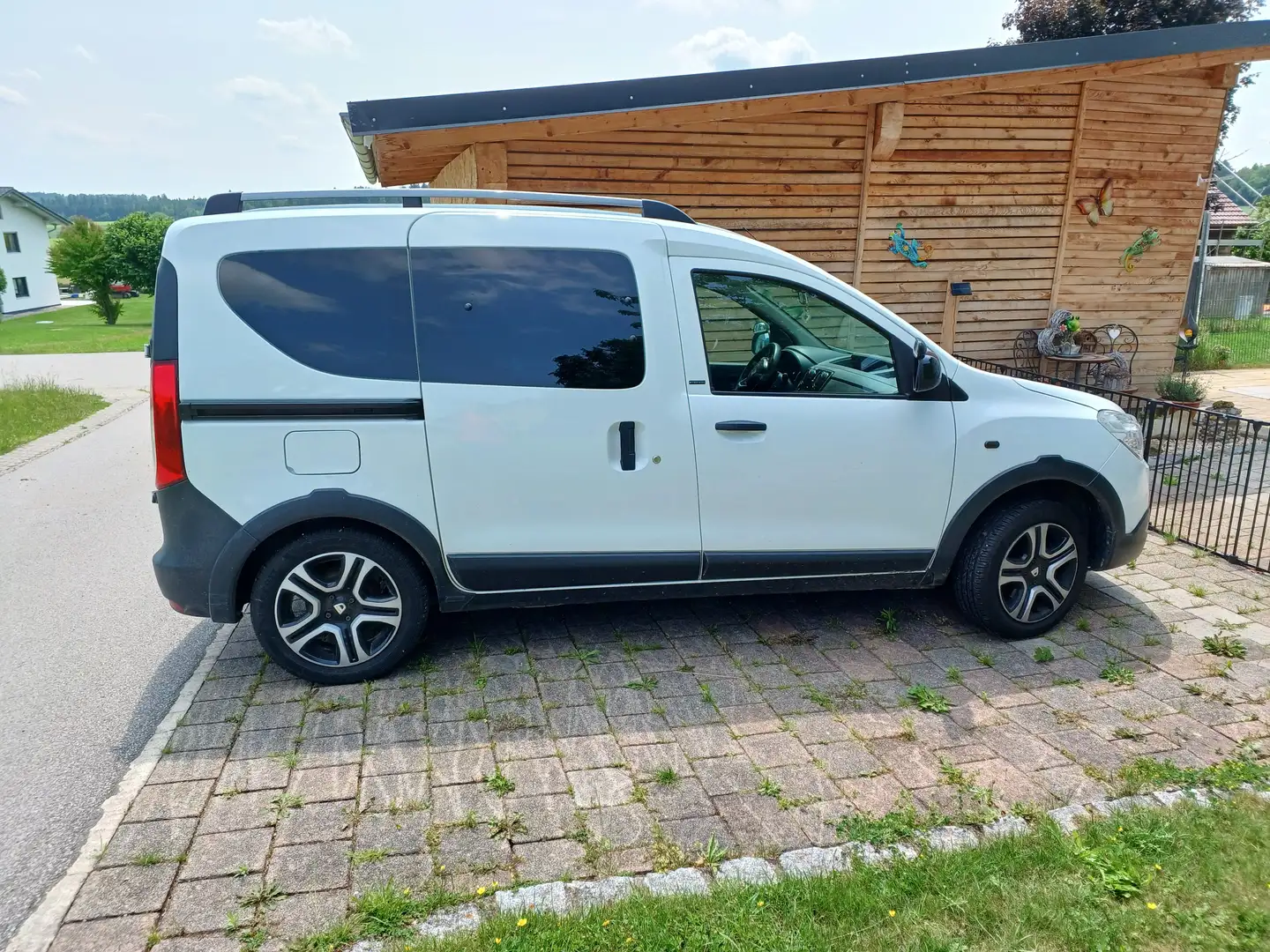 Dacia Dokker Dokker TCe 115 Stepway Celebration Weiß - 1