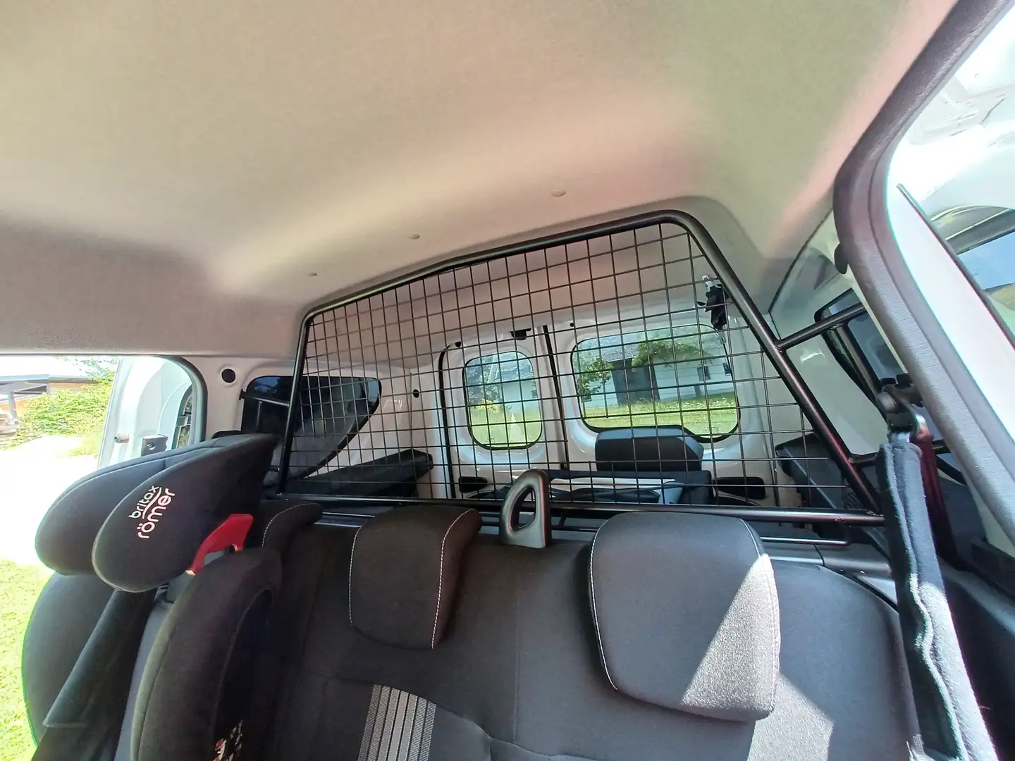Dacia Dokker Dokker TCe 115 Stepway Celebration Weiß - 2