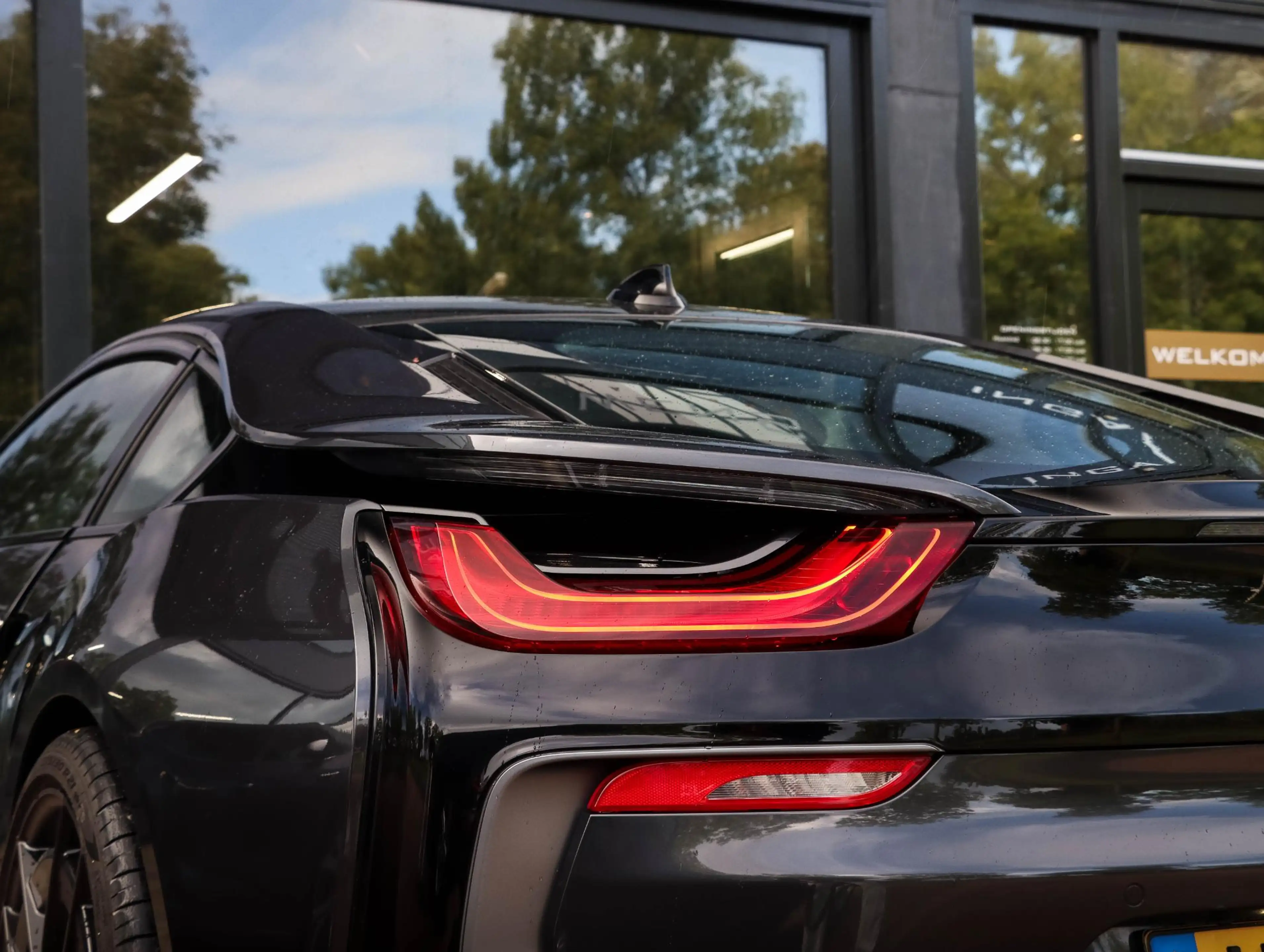 BMW i8 Harman Kardon | Carbon Diffusor — photo 17