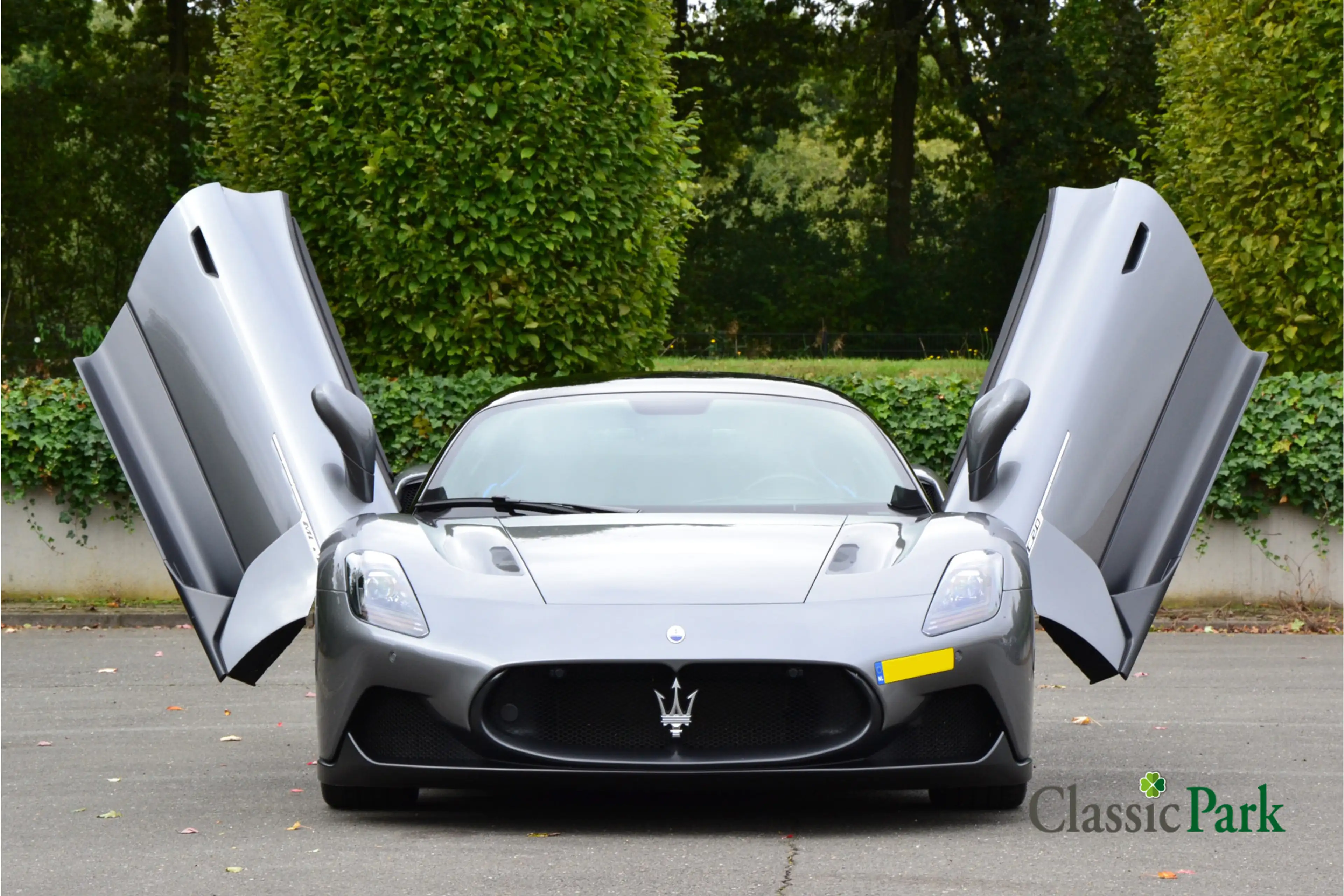 Maserati MC20 — photo 9