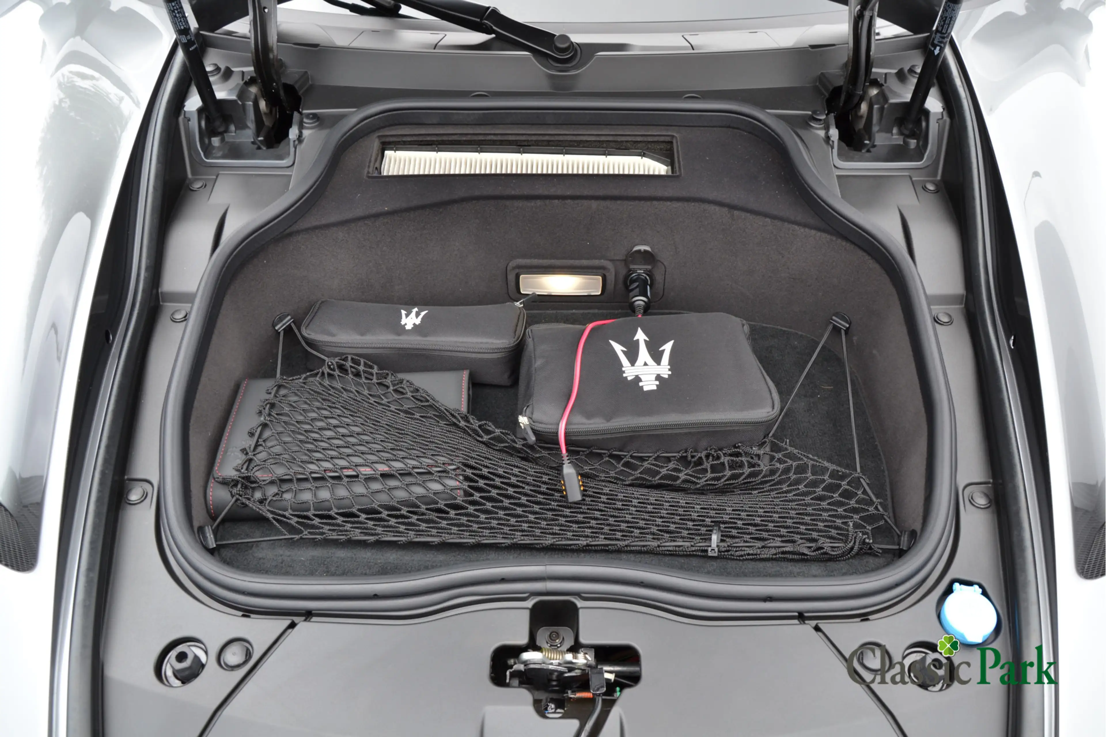 Maserati MC20 — photo 13