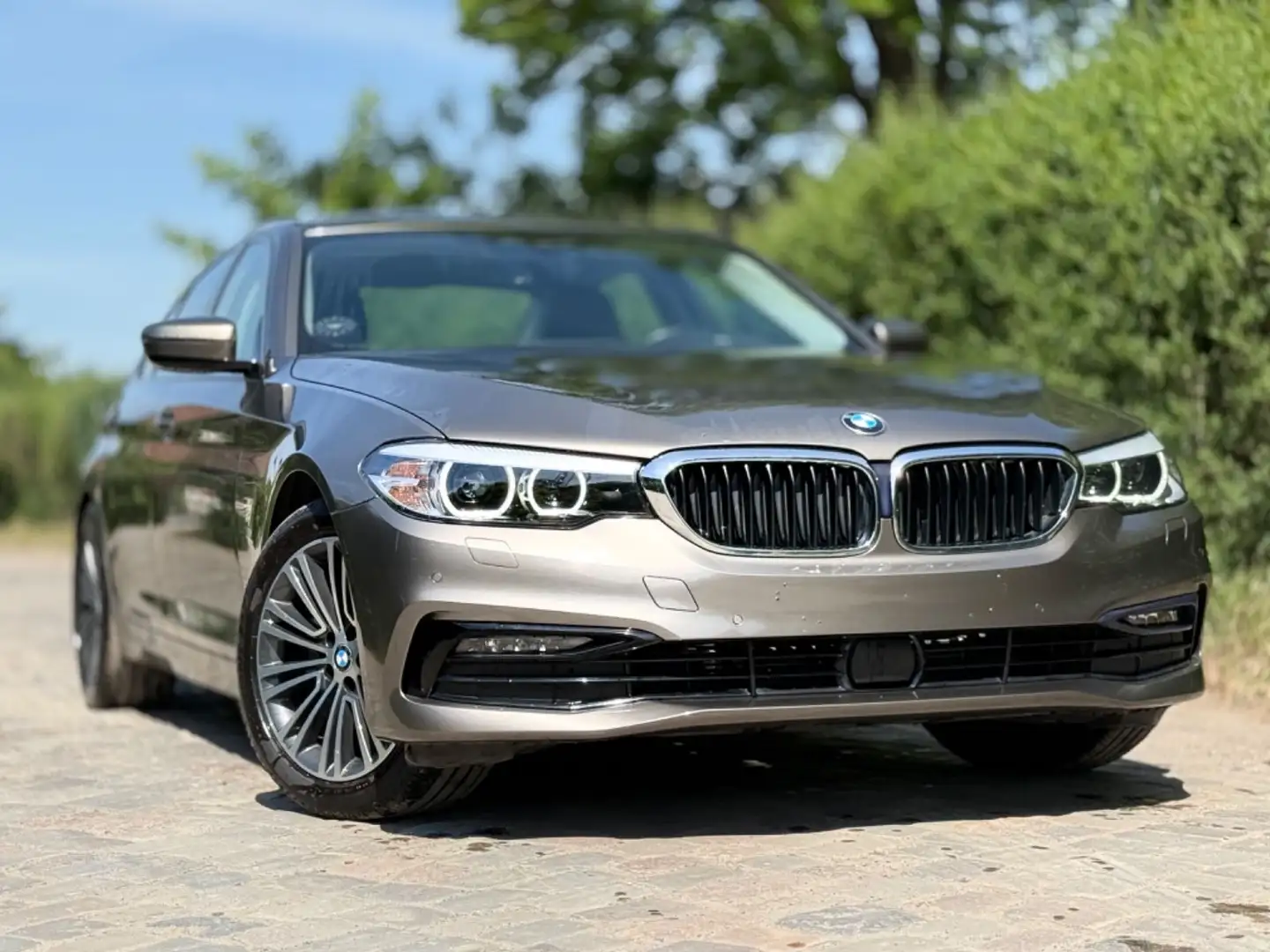 BMW 520 Baureihe 5Lim. 520 d Sport Line*LED*1ERH*ACC Gris - 1