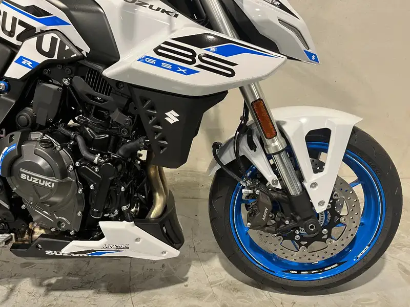 Suzuki GSX 8S - foto 5