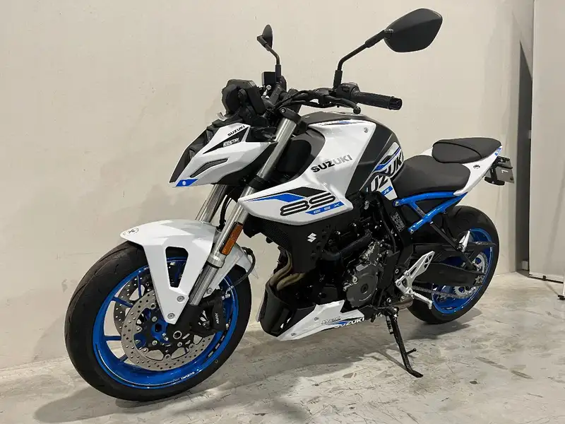 Suzuki GSX 8S - foto 8