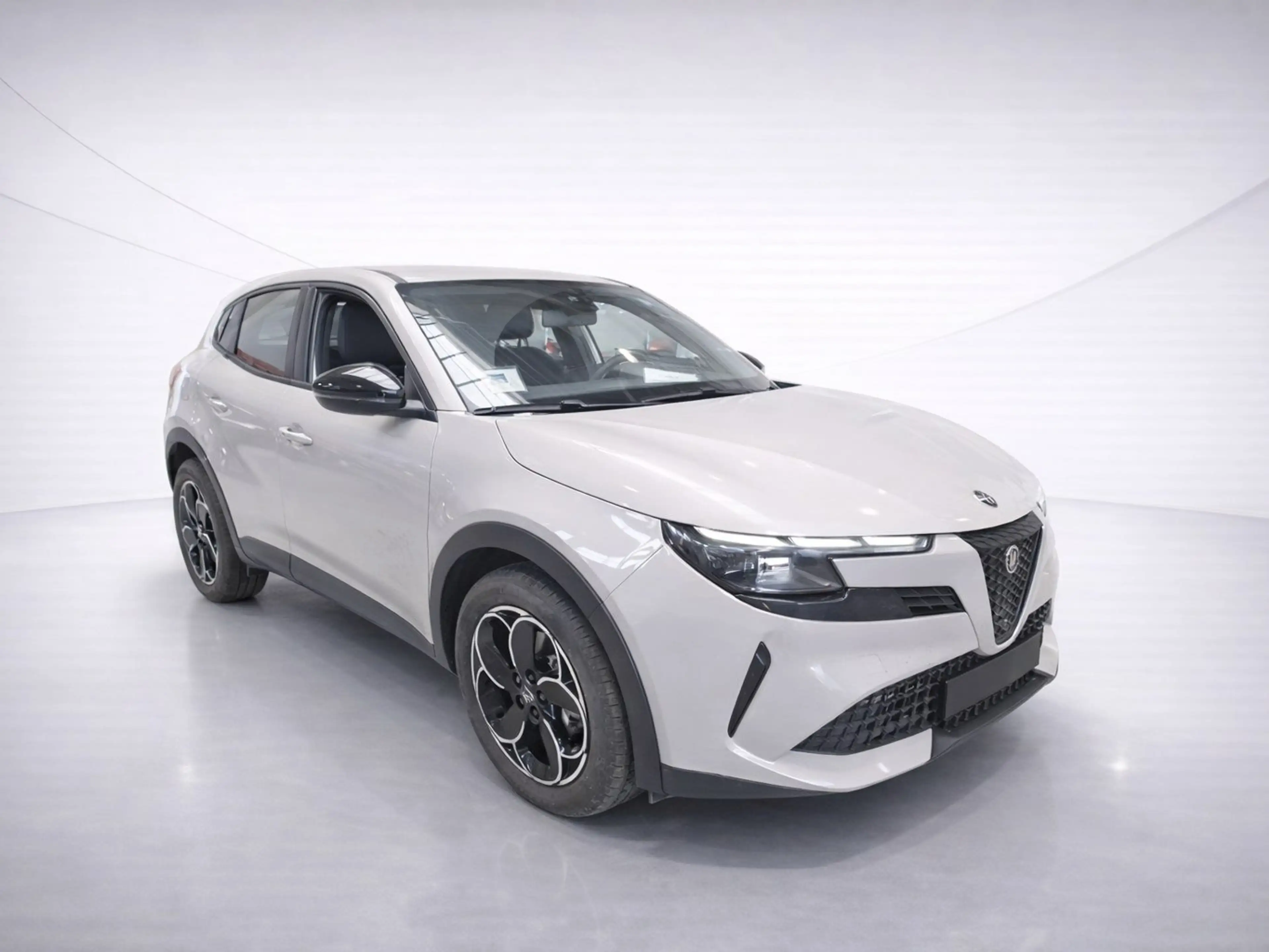 Alfa Romeo Junior Elettrica 54 kWh ACC/LED/PDC/Carplay — photo 3