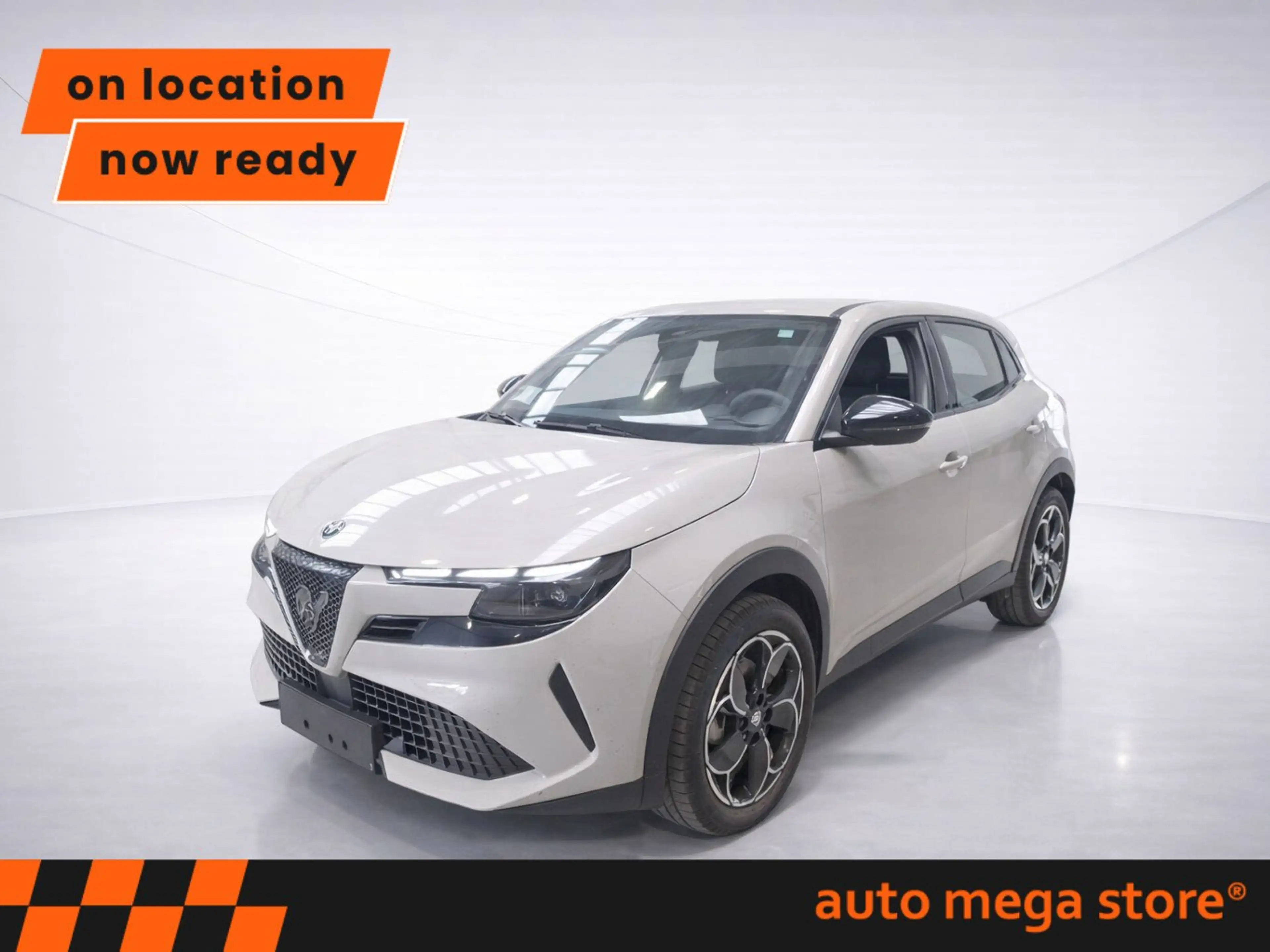 Alfa Romeo Junior Elettrica 54 kWh ACC/LED/PDC/Carplay