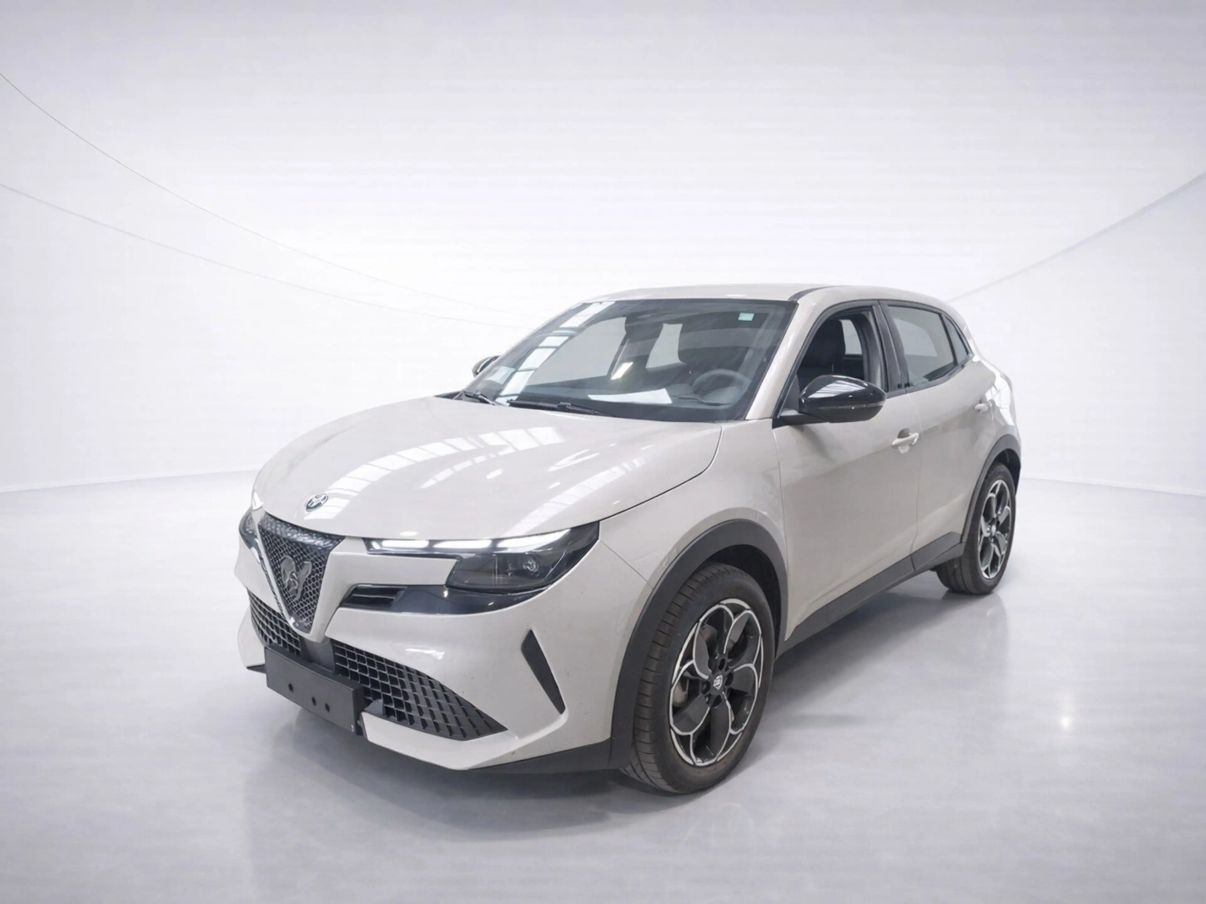 Alfa Romeo Junior Elettrica 54 kWh ACC/LED/PDC/Carplay — photo 2