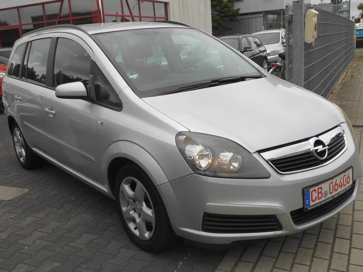 Opel Zafira 1.6 Cosmo.7 SITZE.KLIMA.TEMPOMAT.TÜV+SERVIS NEU Plateado - 2
