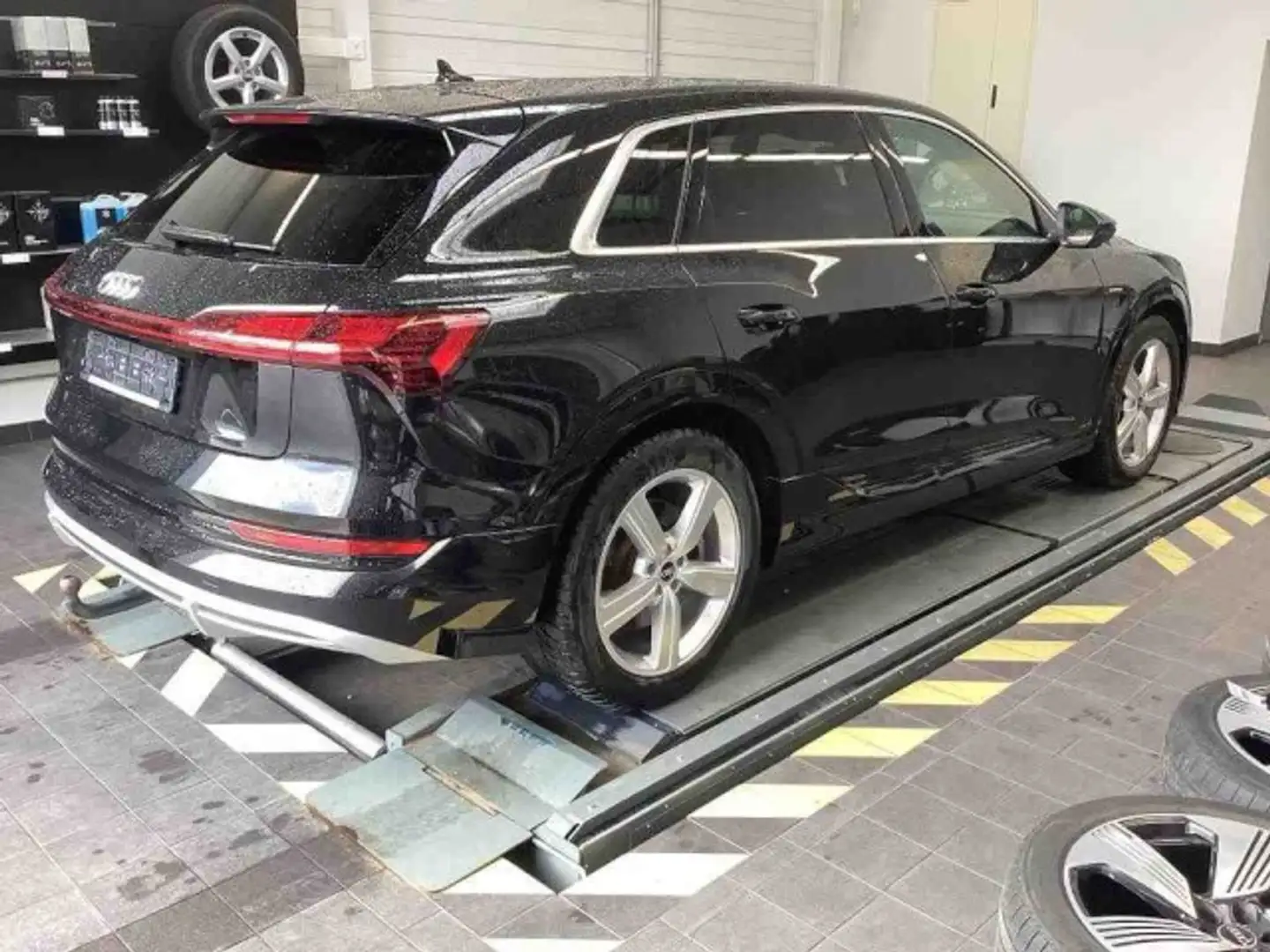 Audi e-tron 55 quattro S line 409PS/95kWh MATRIX+360KAM Klima Schwarz - 2