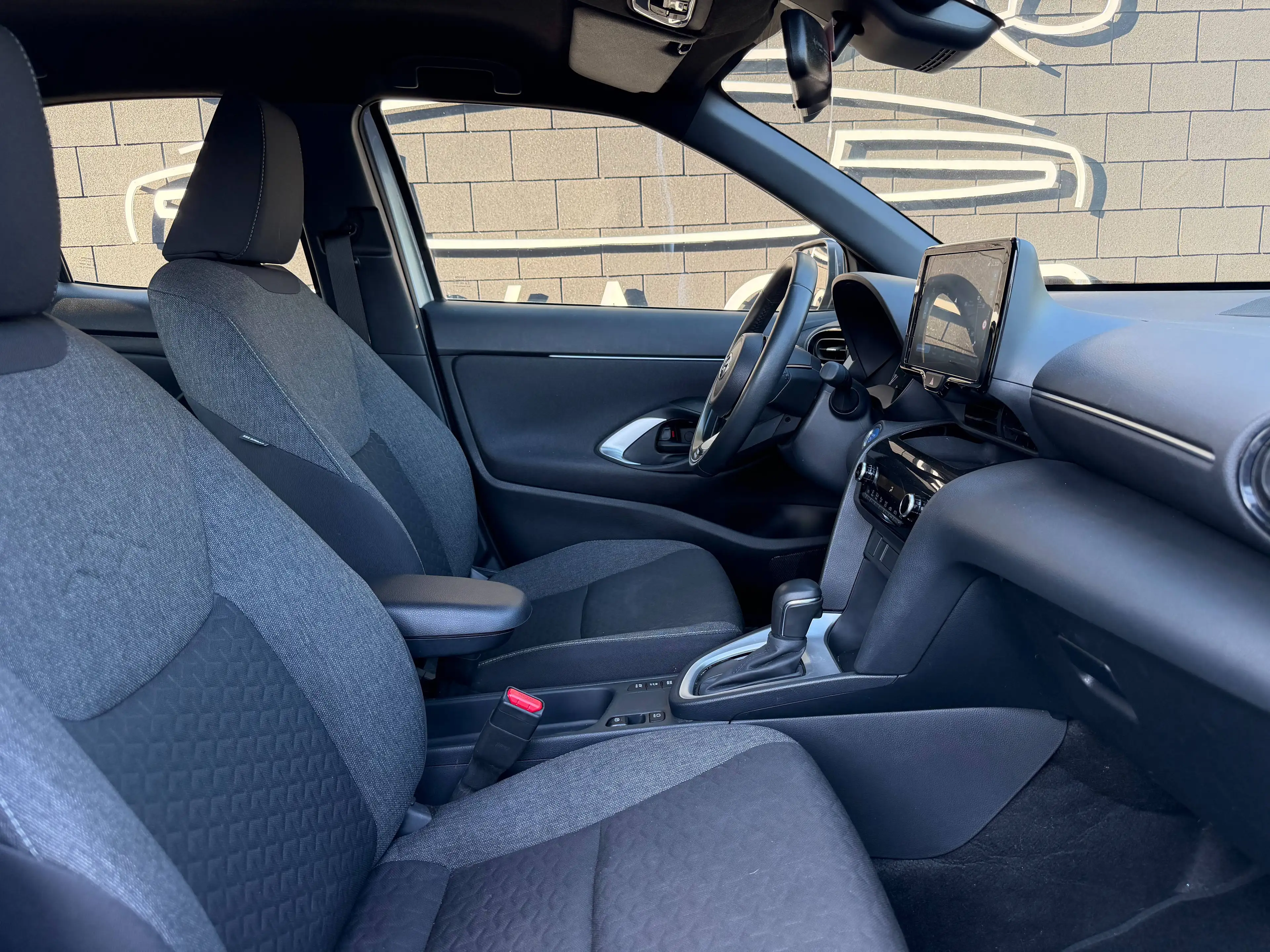 Toyota Yaris Cross Yaris Cross Hybrid 1.5i VVT-i CAMERA+JANTES+CLIM AUTO — photo 7