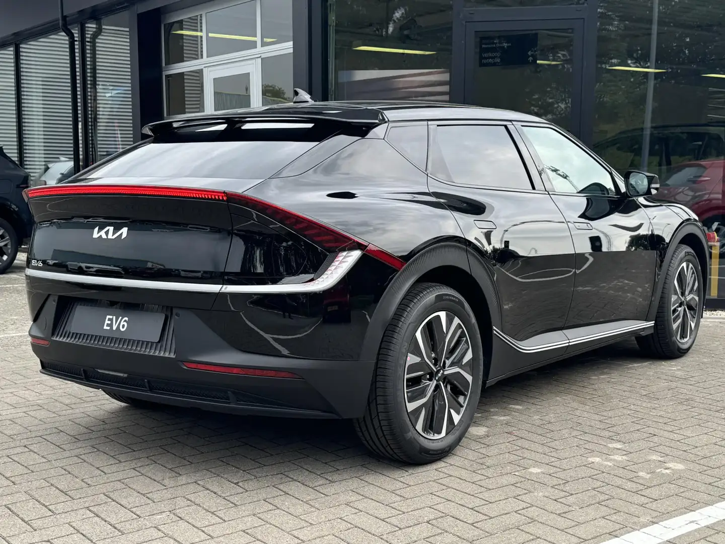 Kia EV6 Light Edition 58 kWh | Snel Leverbaar!!! | Stoelve Noir - 2
