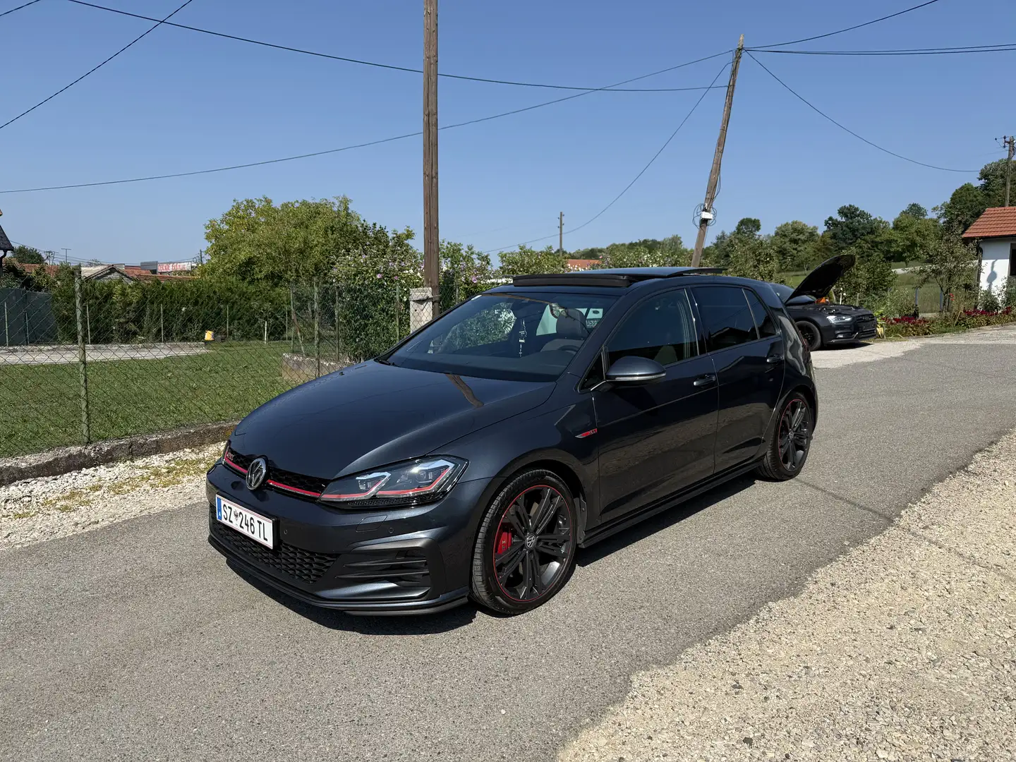Volkswagen Golf GTI Performance 2,0 TSI DSG Blau - 1