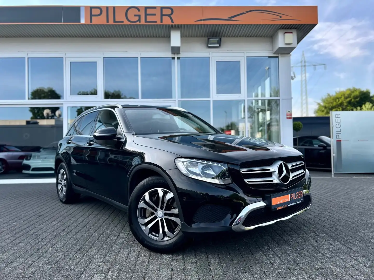 Mercedes-Benz GLC 220 d 4Matic*Shz*Ahk*Klima*Pdc*Standheizung Nero - 1