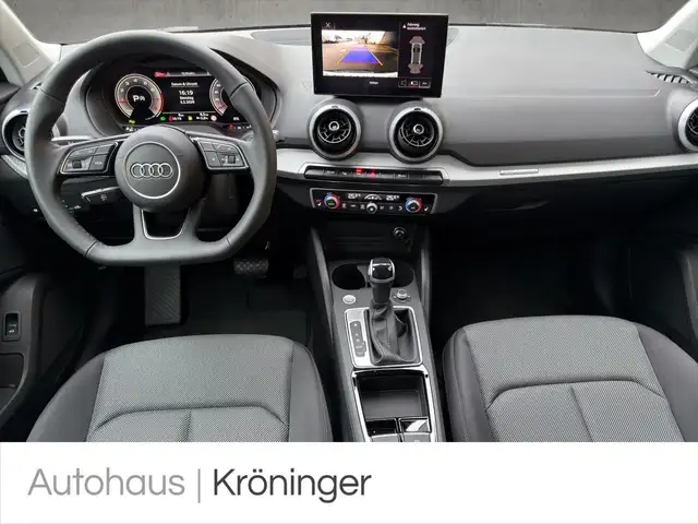 Audi Q2 view 13