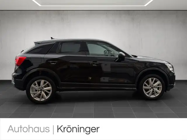 Audi Q2 view 4