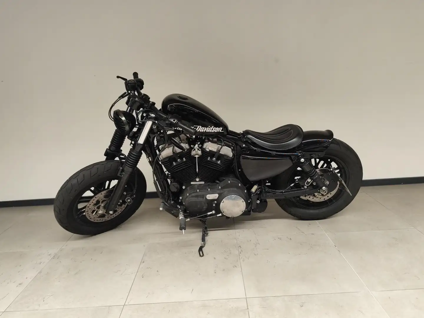 Harley-Davidson Sportster 1200 Noir - 2