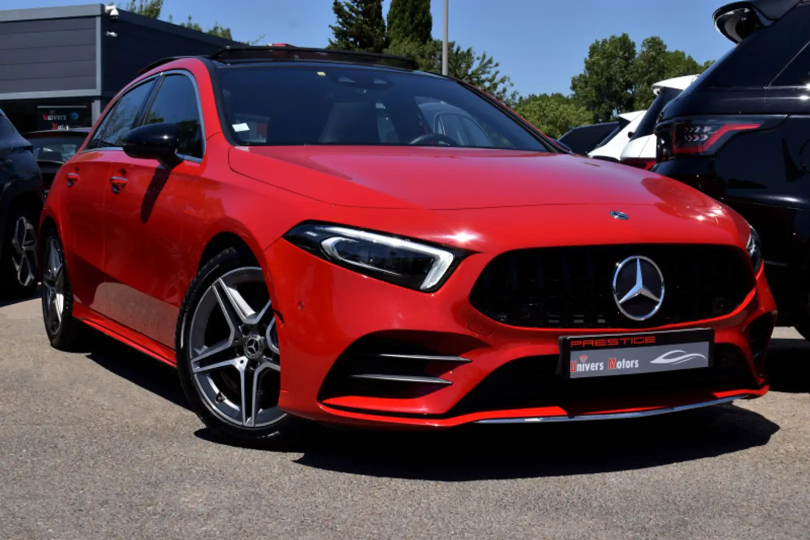 Mercedes-Benz A 180 180 D 116CH AMG LINE EDITION 1 7G-DCT Rouge - 1