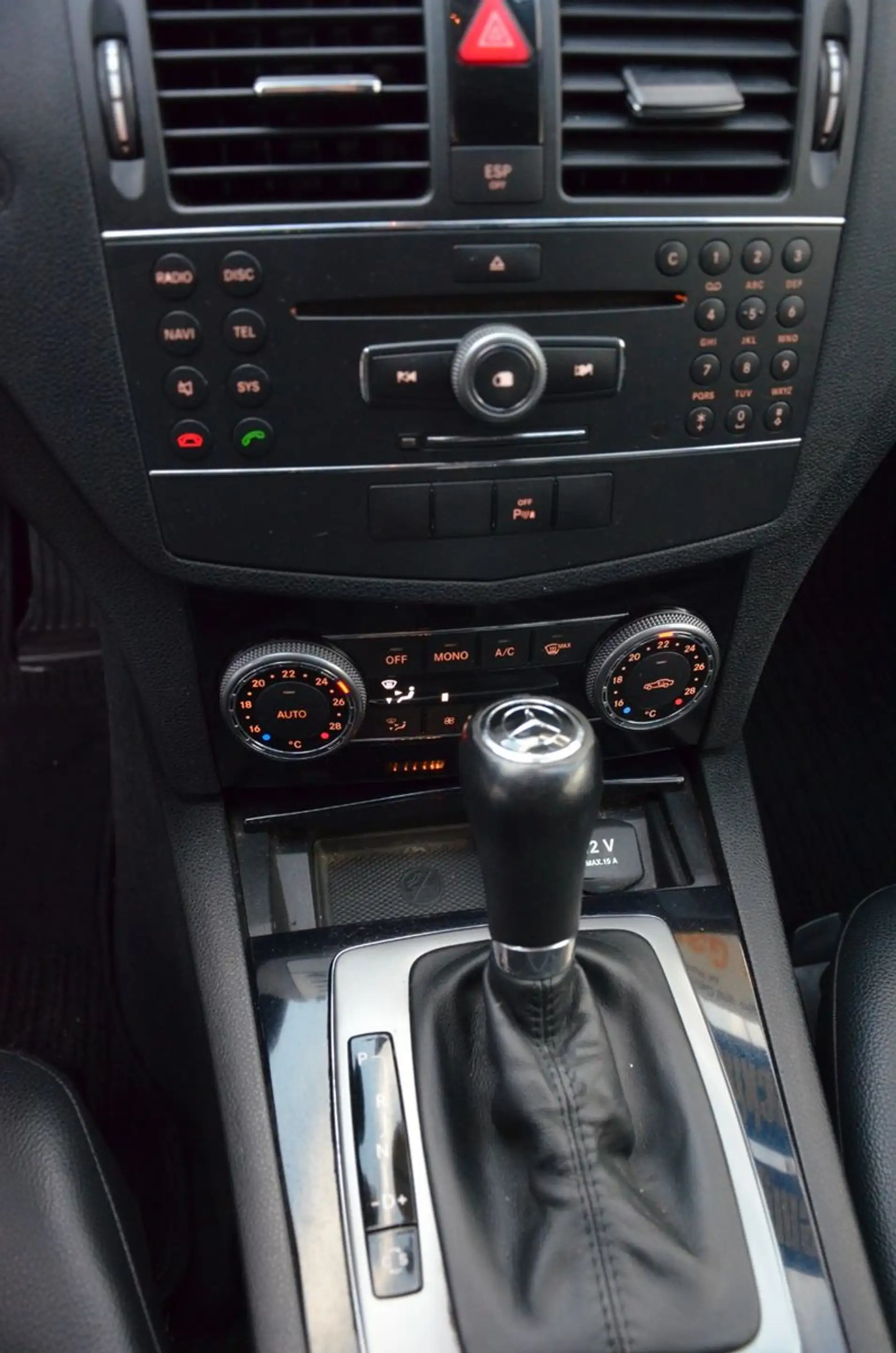 Mercedes-Benz C 220 Leder Navi PDC Tüv Neu Inspektion Neu — photo 35