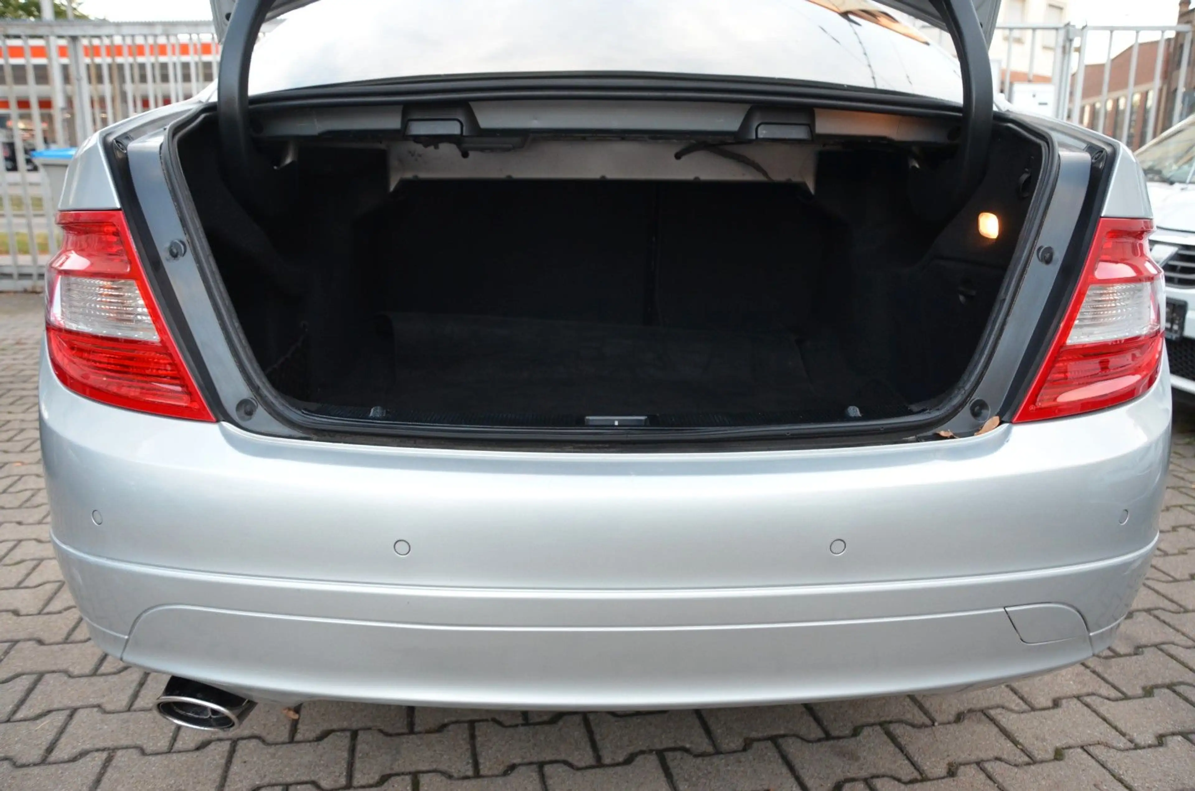 Mercedes-Benz C 220 Leder Navi PDC Tüv Neu Inspektion Neu — photo 15