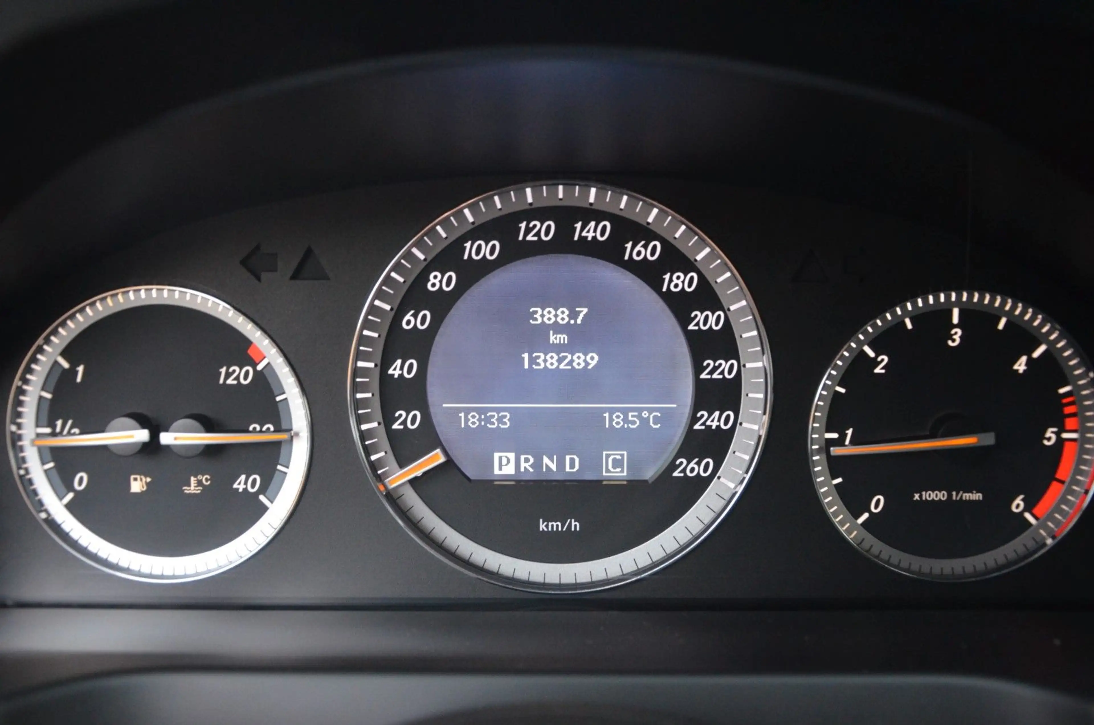 Mercedes-Benz C 220 Leder Navi PDC Tüv Neu Inspektion Neu — photo 36