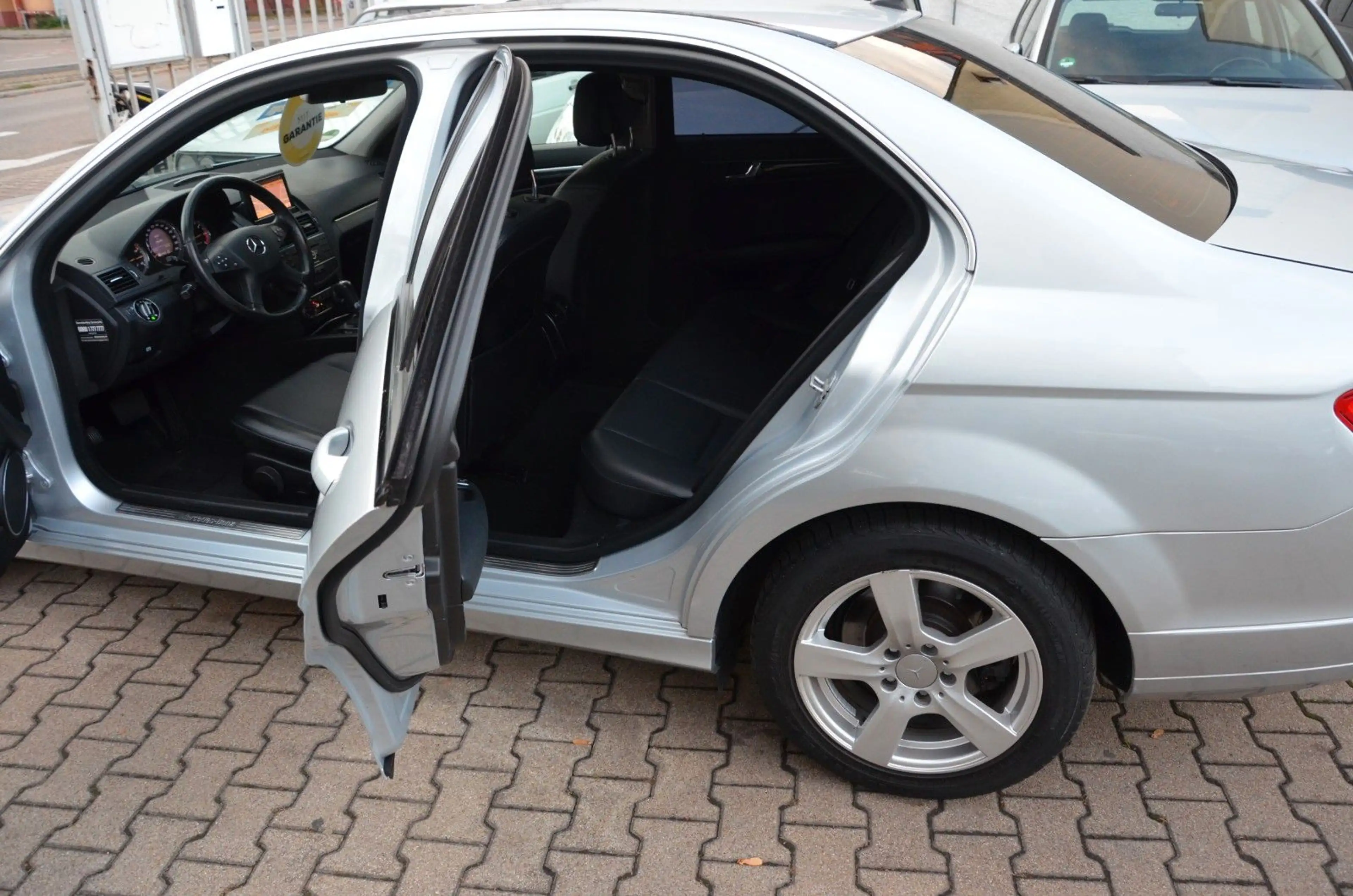 Mercedes-Benz C 220 Leder Navi PDC Tüv Neu Inspektion Neu — photo 37