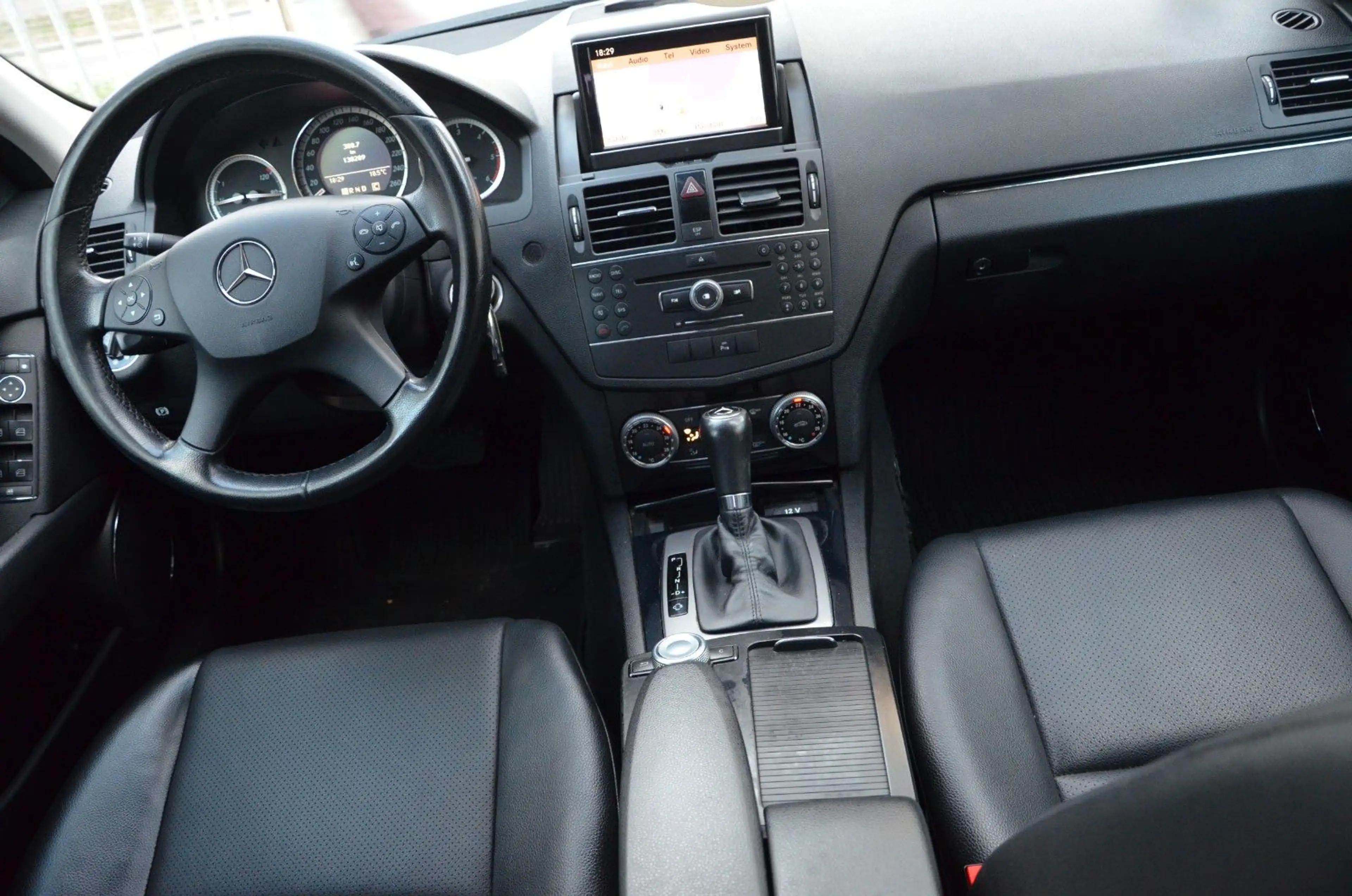 Mercedes-Benz C 220 Leder Navi PDC Tüv Neu Inspektion Neu — photo 28