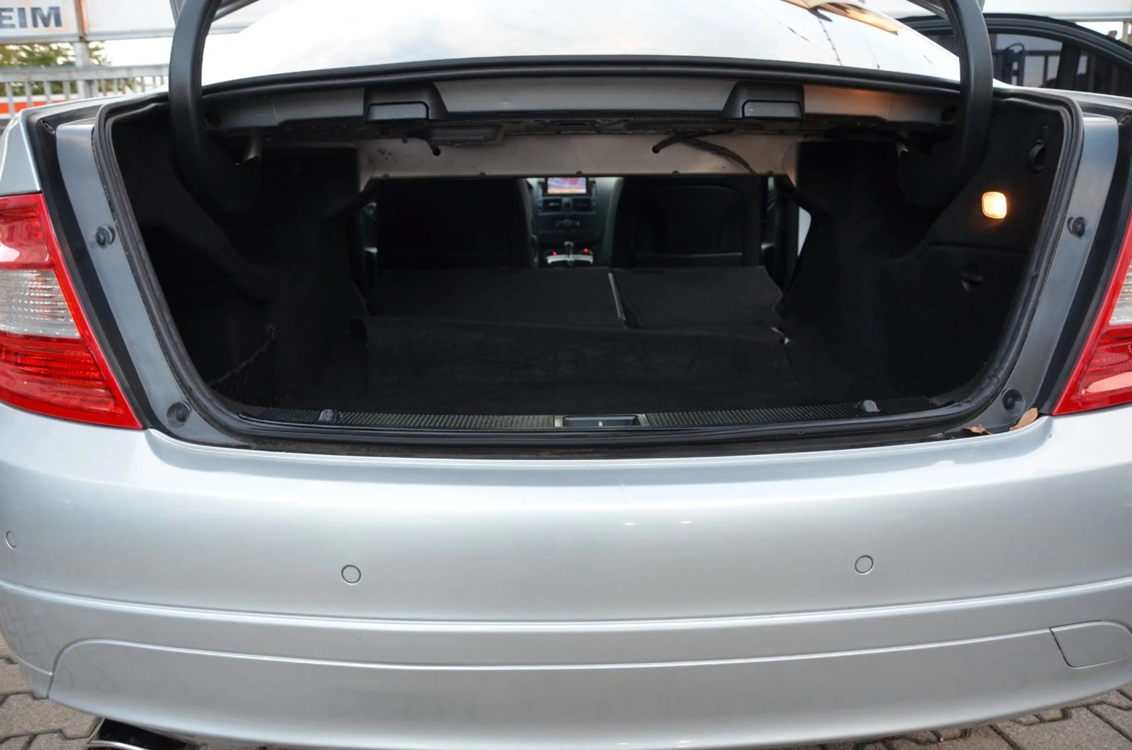 Mercedes-Benz C 220 Leder Navi PDC Tüv Neu Inspektion Neu — photo 16