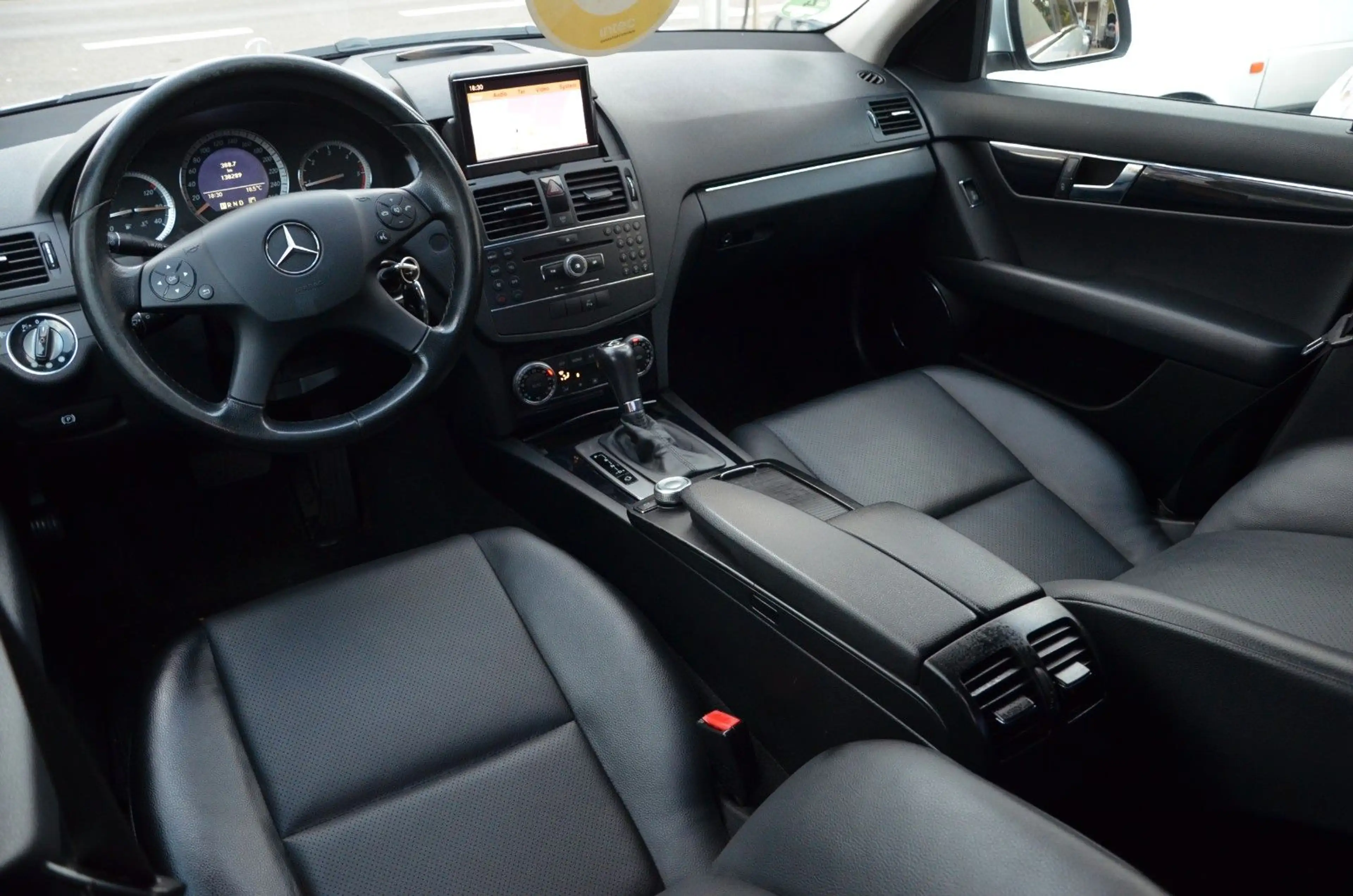 Mercedes-Benz C 220 Leder Navi PDC Tüv Neu Inspektion Neu — photo 29