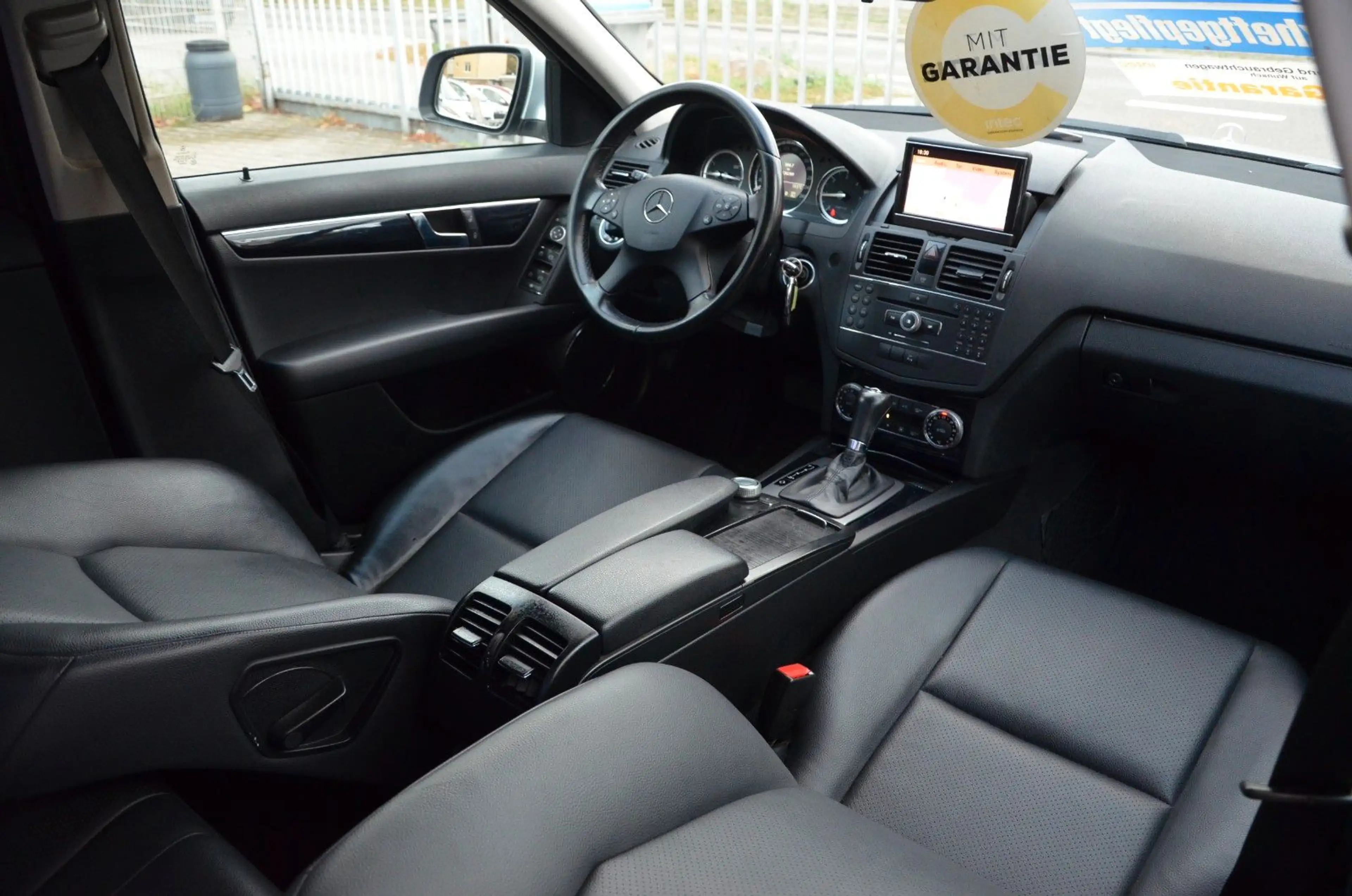 Mercedes-Benz C 220 Leder Navi PDC Tüv Neu Inspektion Neu — photo 30