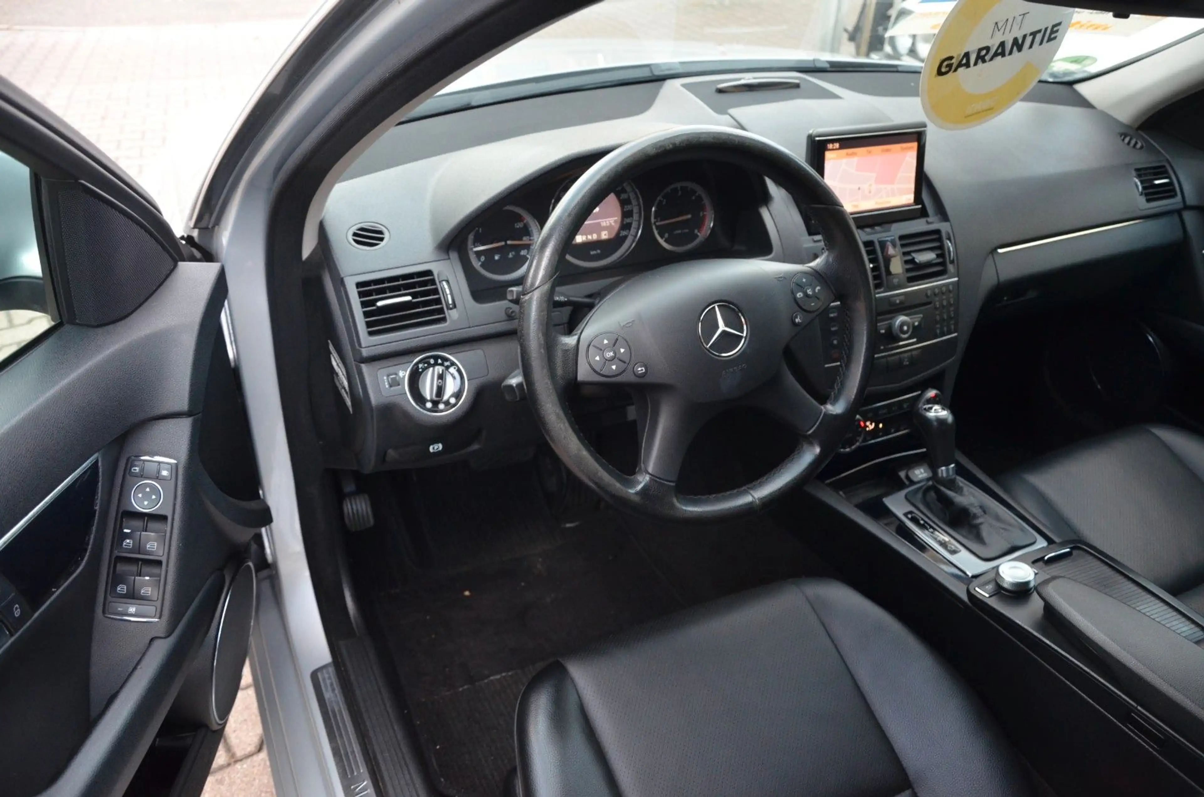 Mercedes-Benz C 220 Leder Navi PDC Tüv Neu Inspektion Neu — photo 21