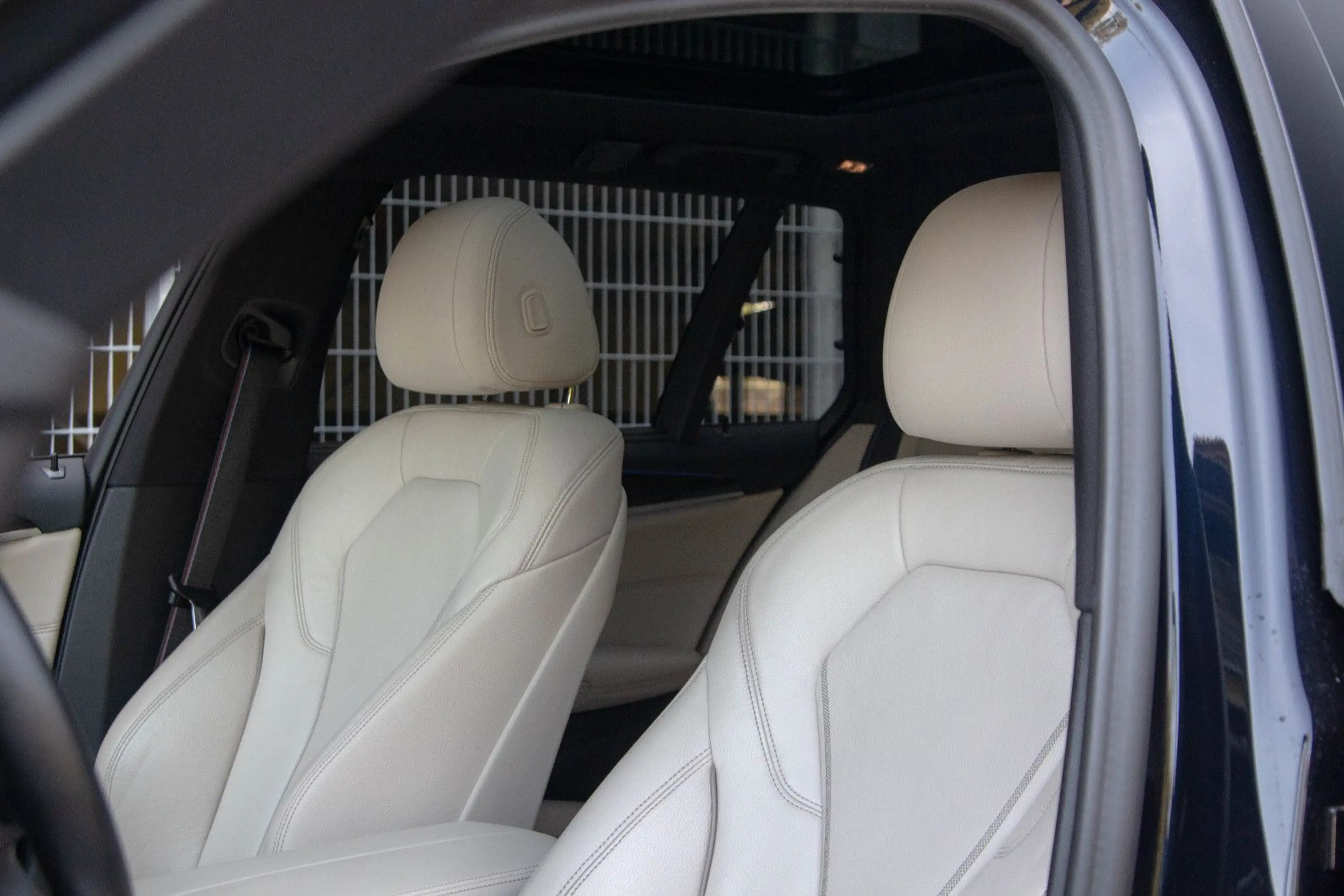 BMW 540 d xDrive *M Sport Pro*HUD*360°*PANO*KeylessGo — photo 2