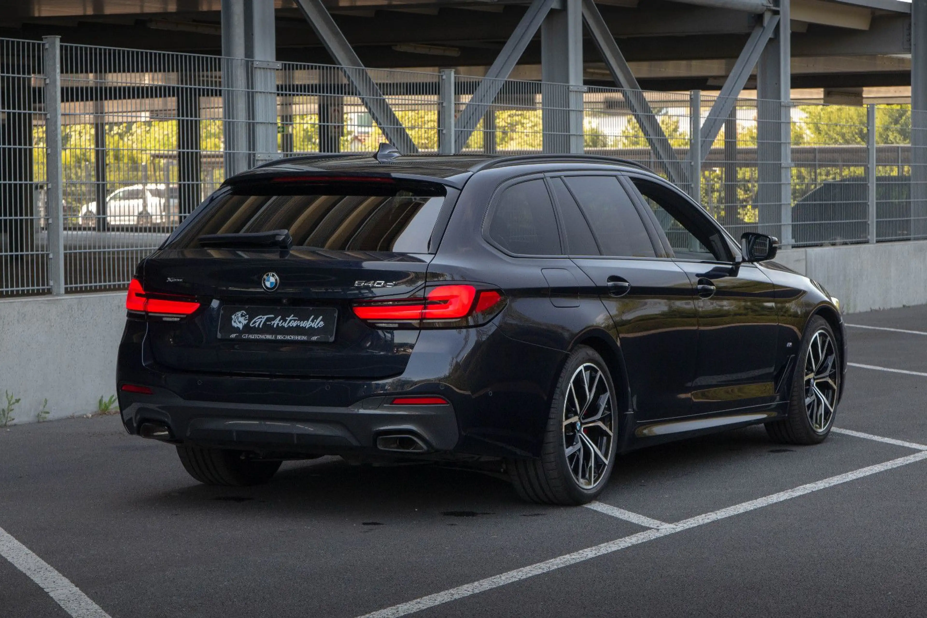 BMW 540 d xDrive *M Sport Pro*HUD*360°*PANO*KeylessGo — photo 9