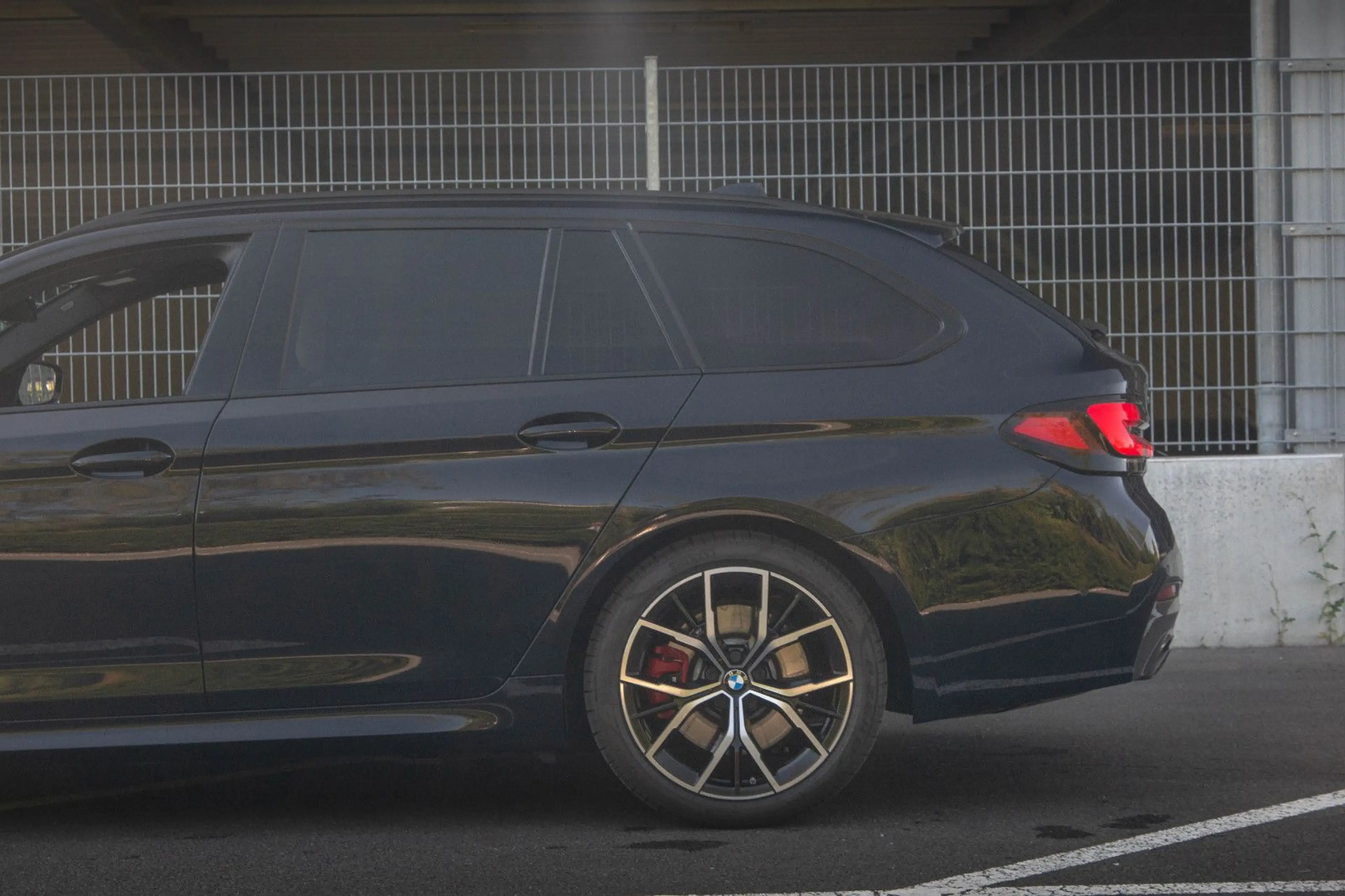 BMW 540 d xDrive *M Sport Pro*HUD*360°*PANO*KeylessGo — photo 12