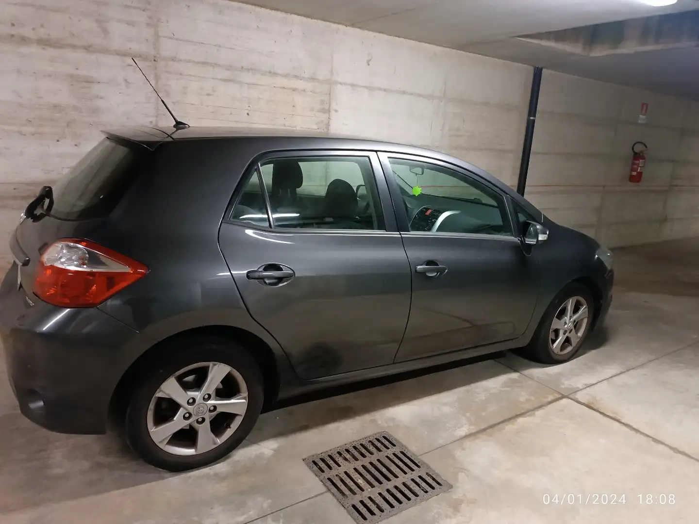 Toyota Auris Auris I 2007 5p 1.3 dual Sol FL Grigio - 2