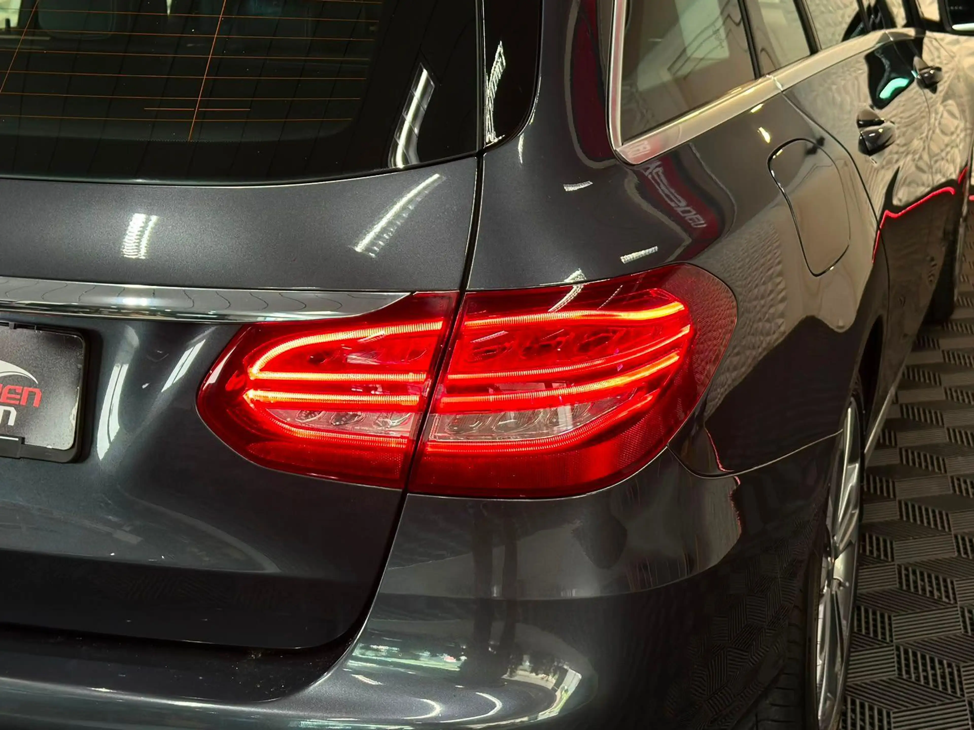 Mercedes-Benz C 250 C250 T AVANTGARDE LED#PDC#SHZ#NAVI#TEMPO — photo 10