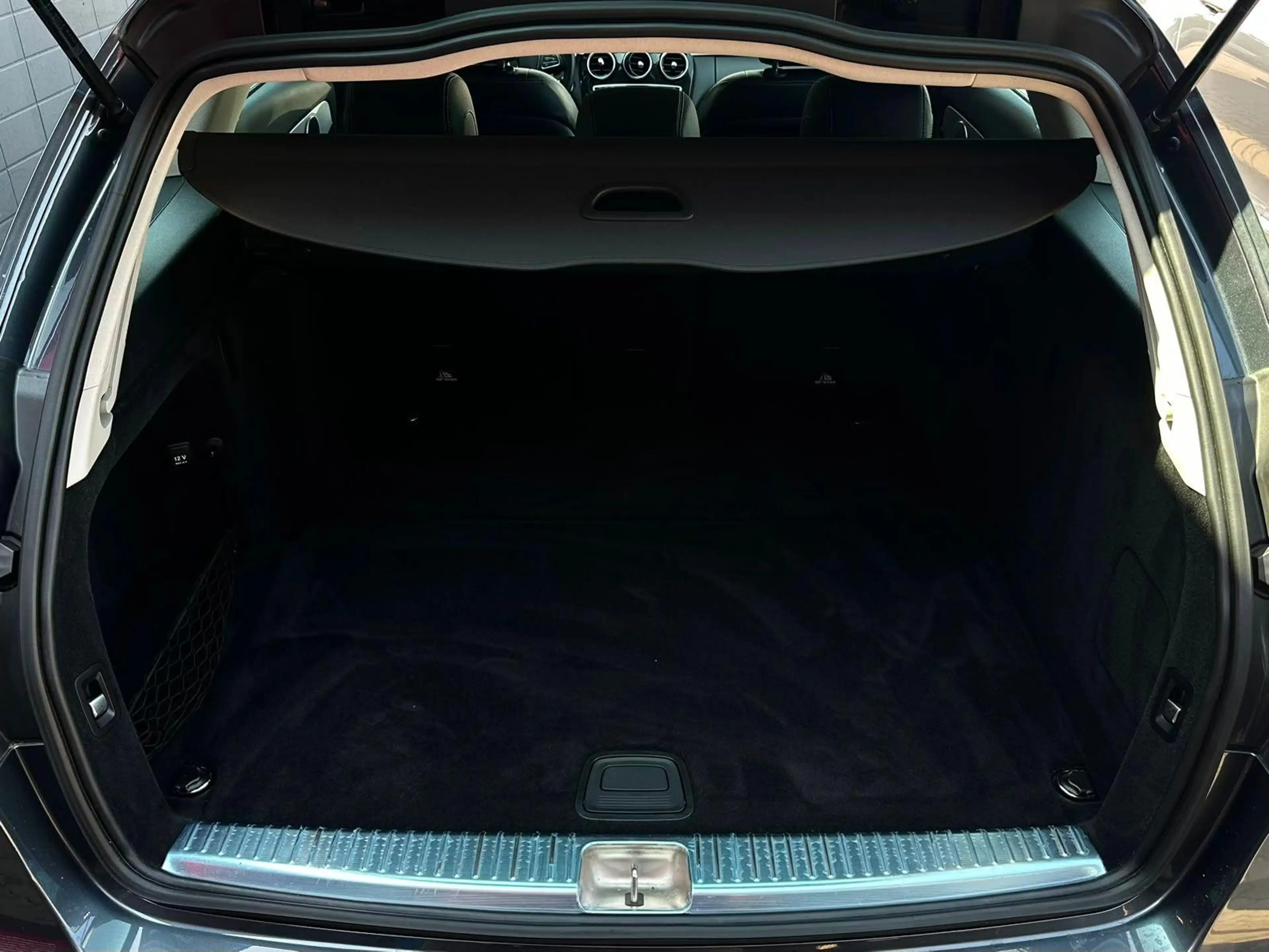Mercedes-Benz C 250 C250 T AVANTGARDE LED#PDC#SHZ#NAVI#TEMPO — photo 7