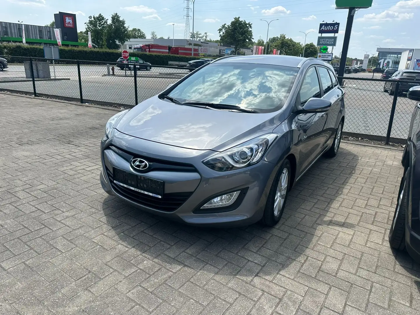Hyundai i30 SW 1.4 CRDi Comfort Argent - 1