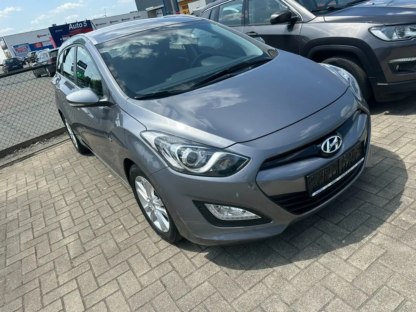 Hyundai i30 SW 1.4 CRDi Comfort Argent - 2
