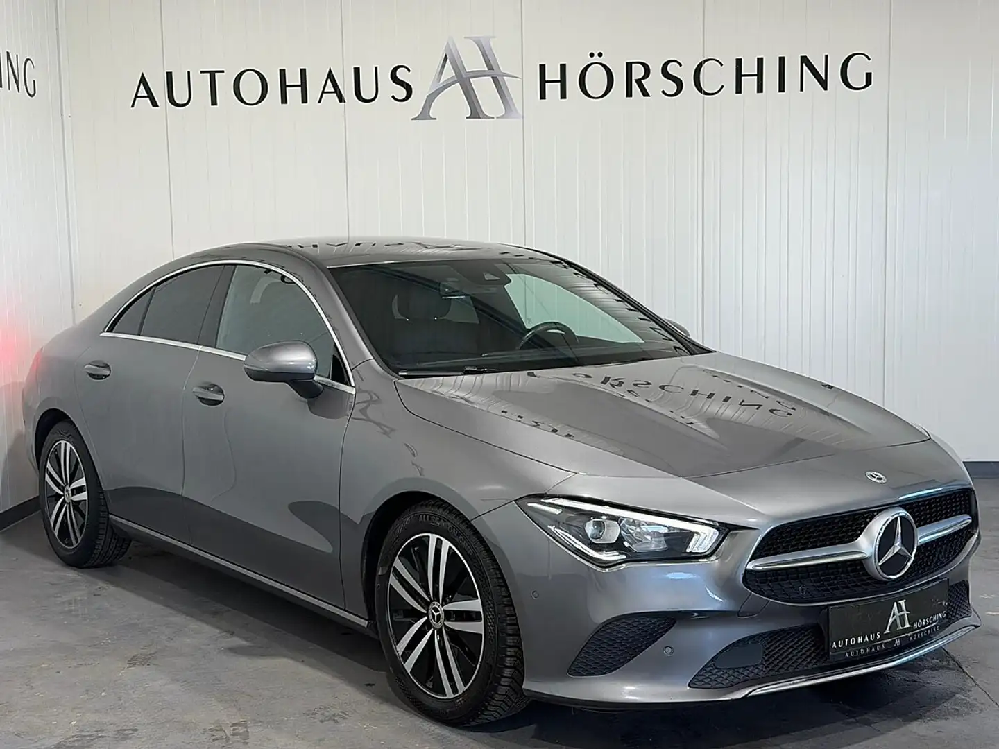 Mercedes-Benz CLA 180 d Aut. Grau - 1