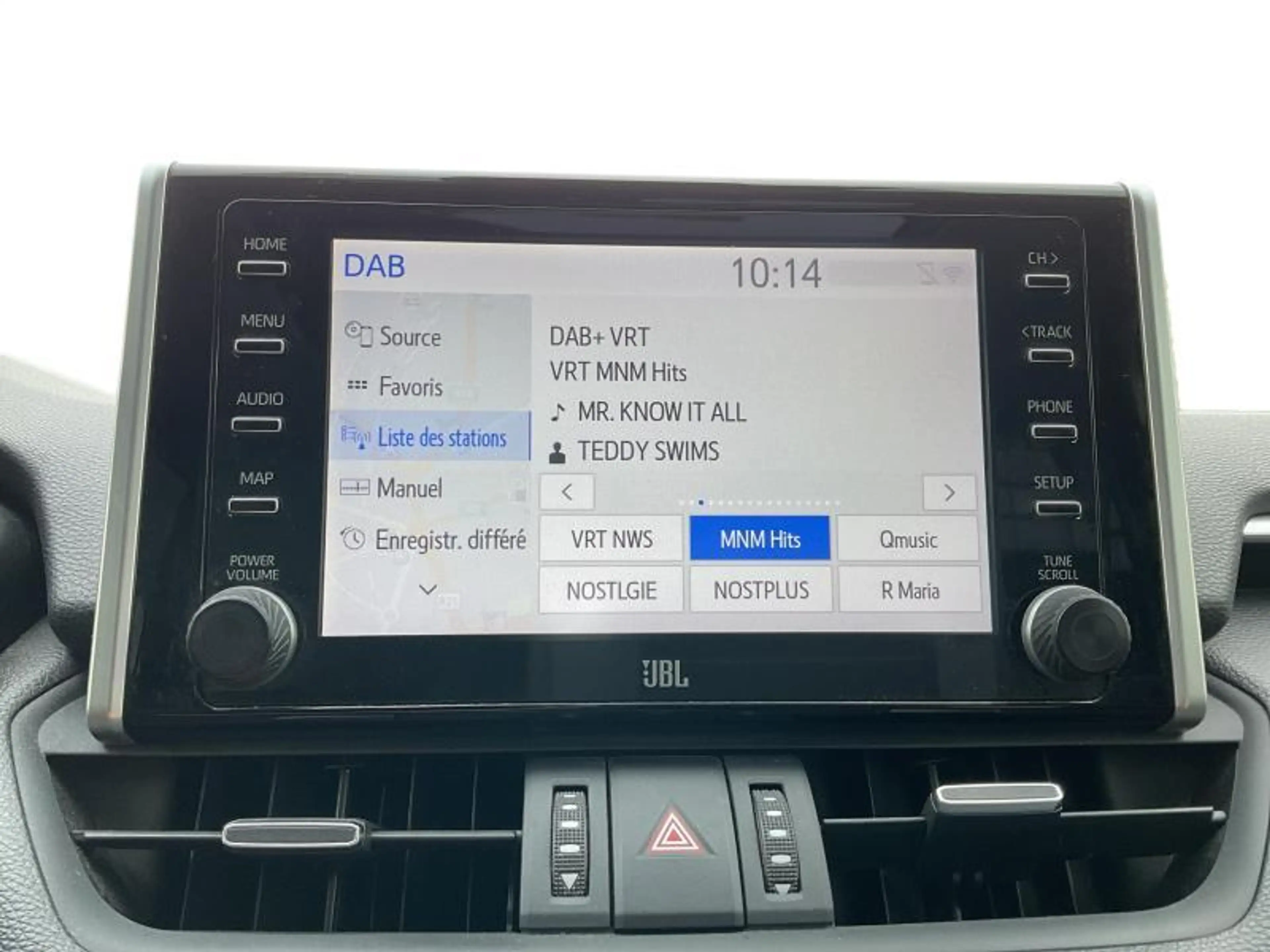 Toyota RAV4 Premium Plus JBL PANO — photo 28