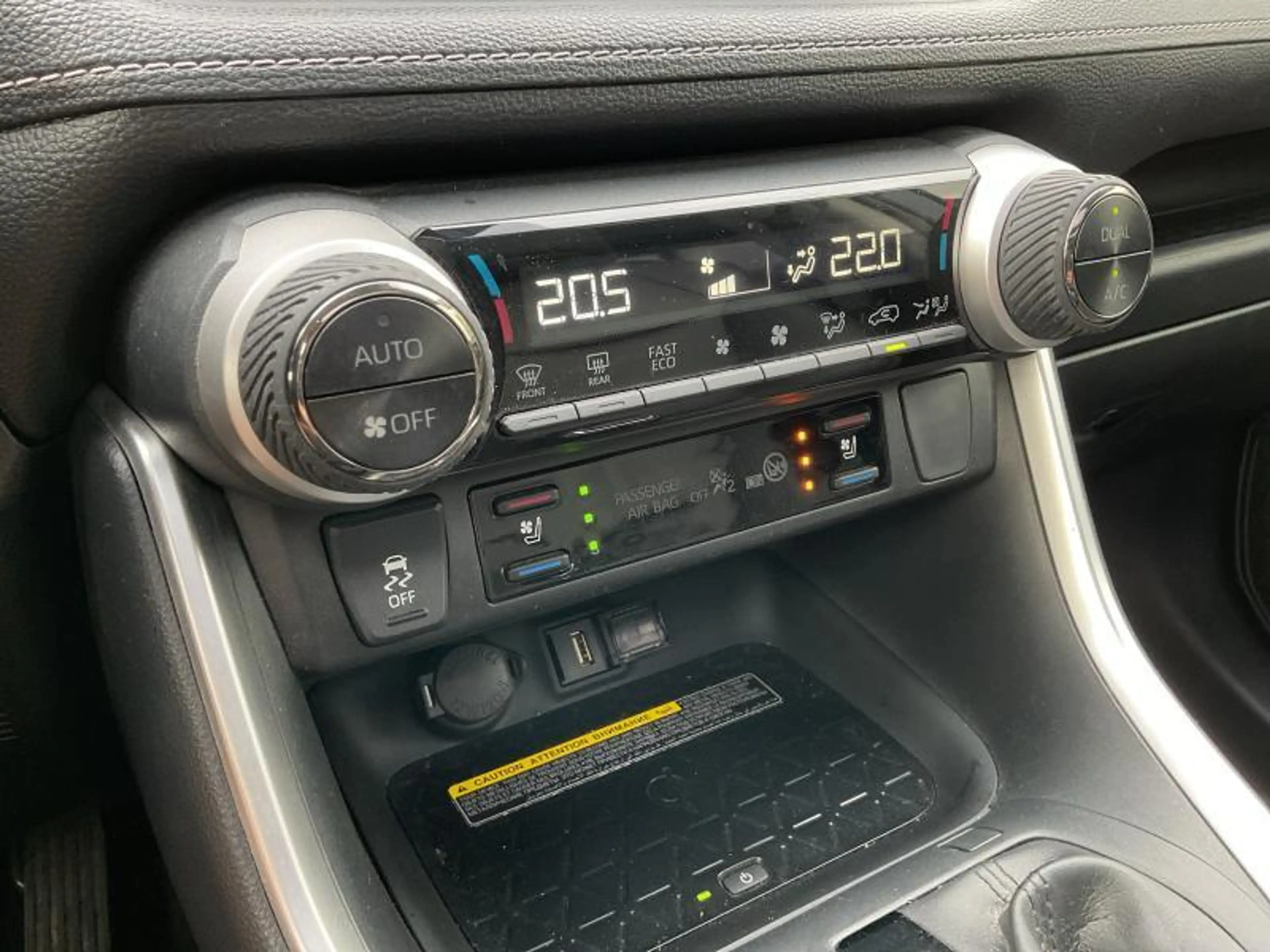 Toyota RAV4 Premium Plus JBL PANO — photo 15