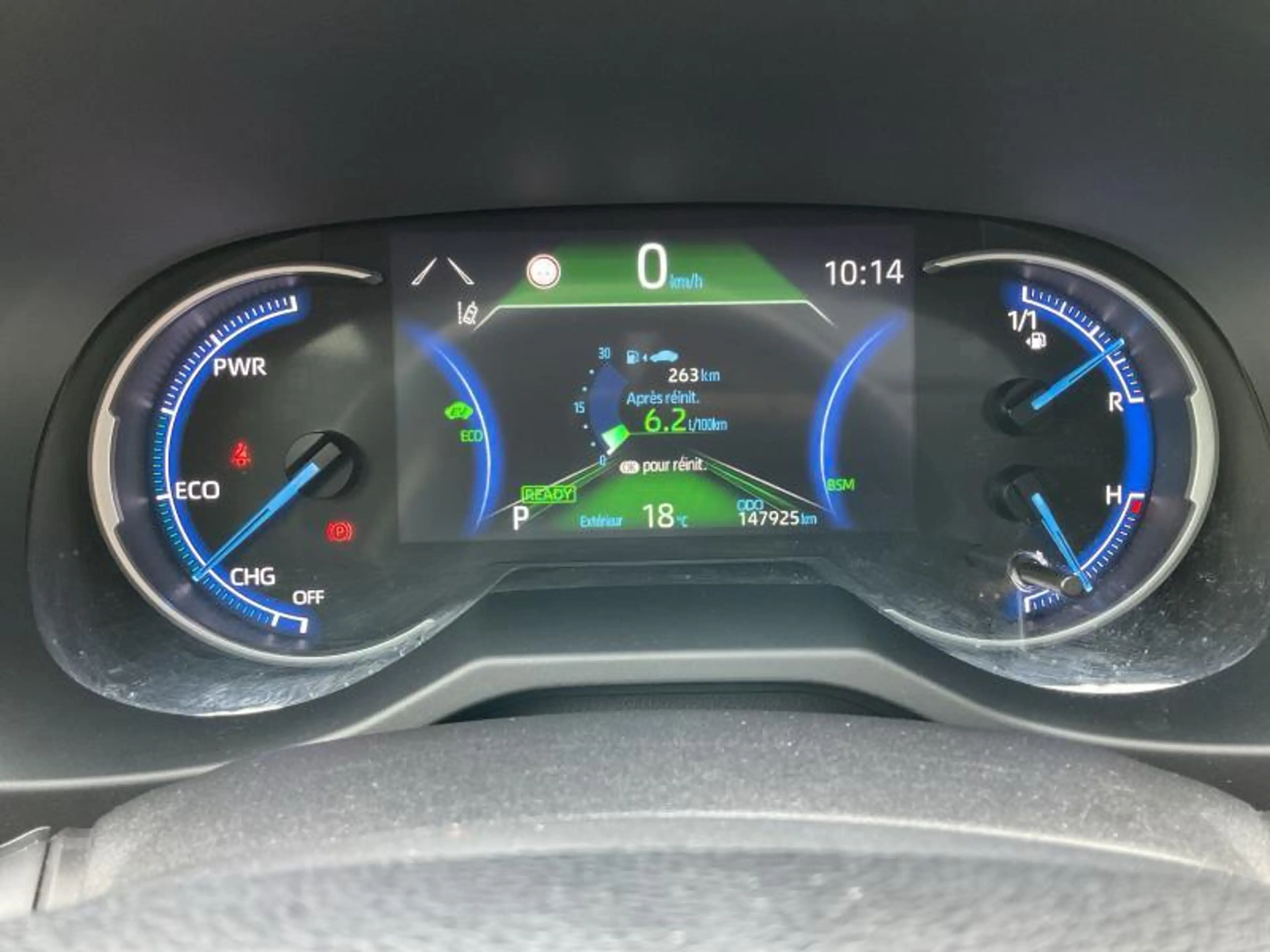 Toyota RAV4 Premium Plus JBL PANO — photo 8
