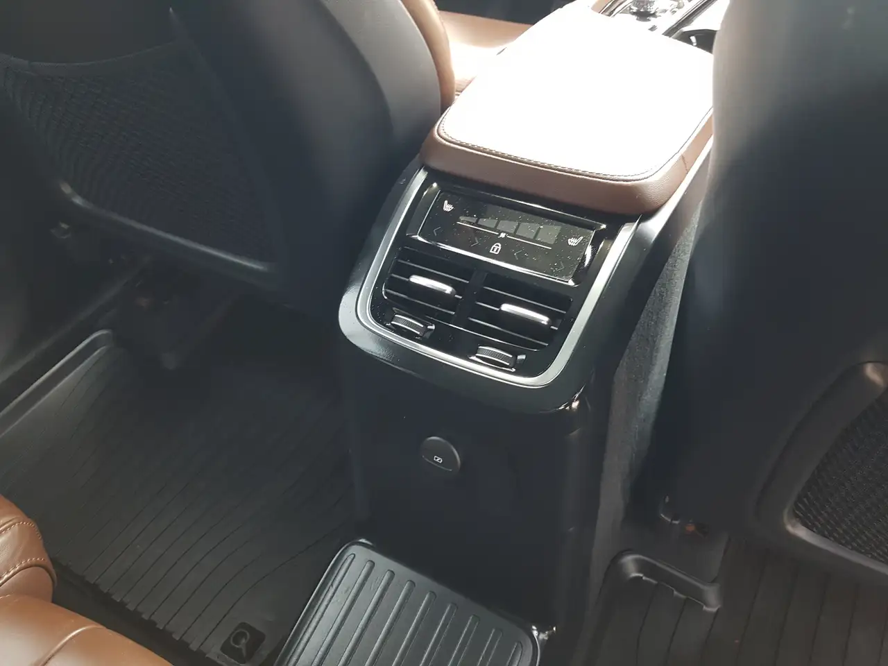 Volvo XC90 снимка Volvo XC90