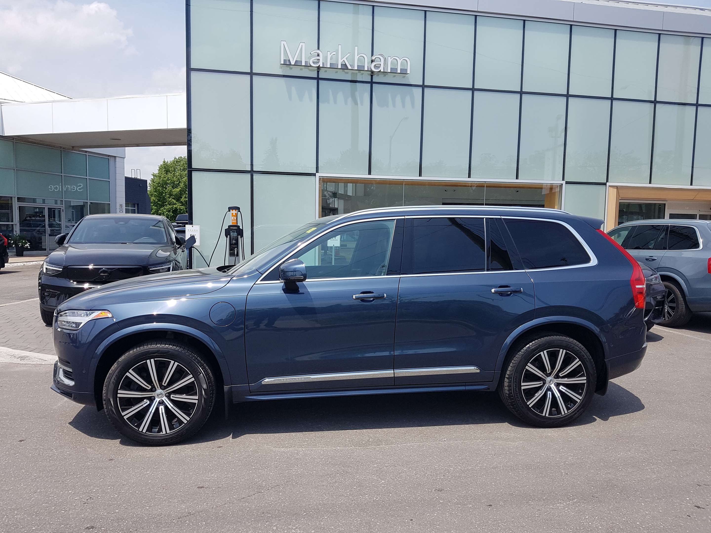 2022 Volvo XC90 Recharge Inscription alt 2