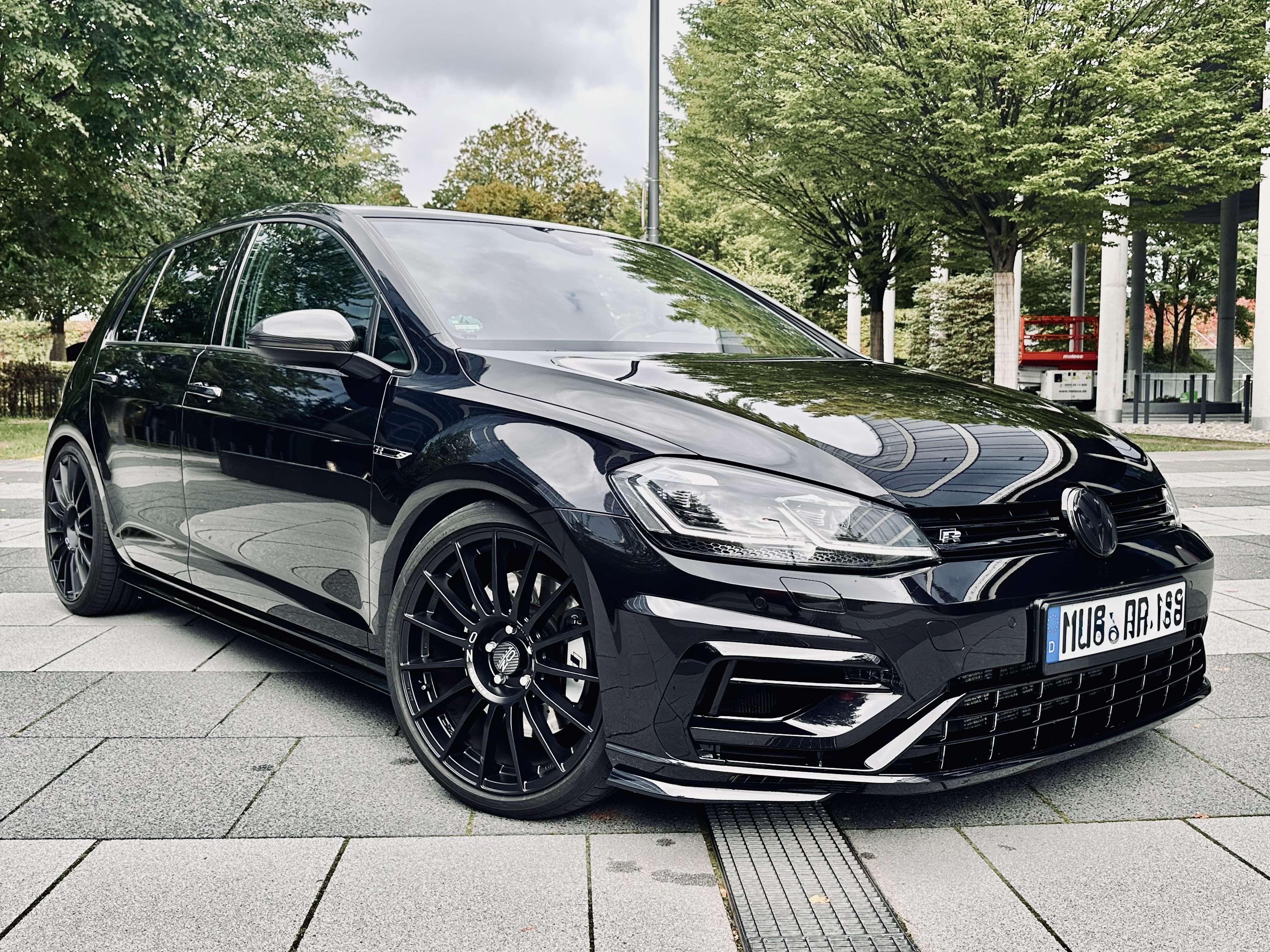 Second hand Volkswagen Golf R 