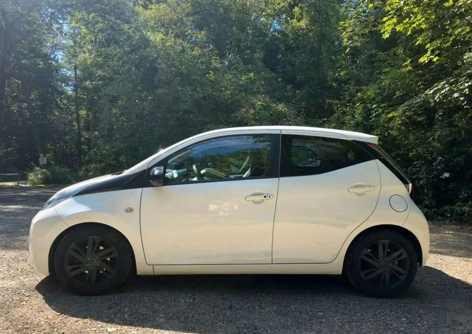 Toyota Aygo x-play - 1
