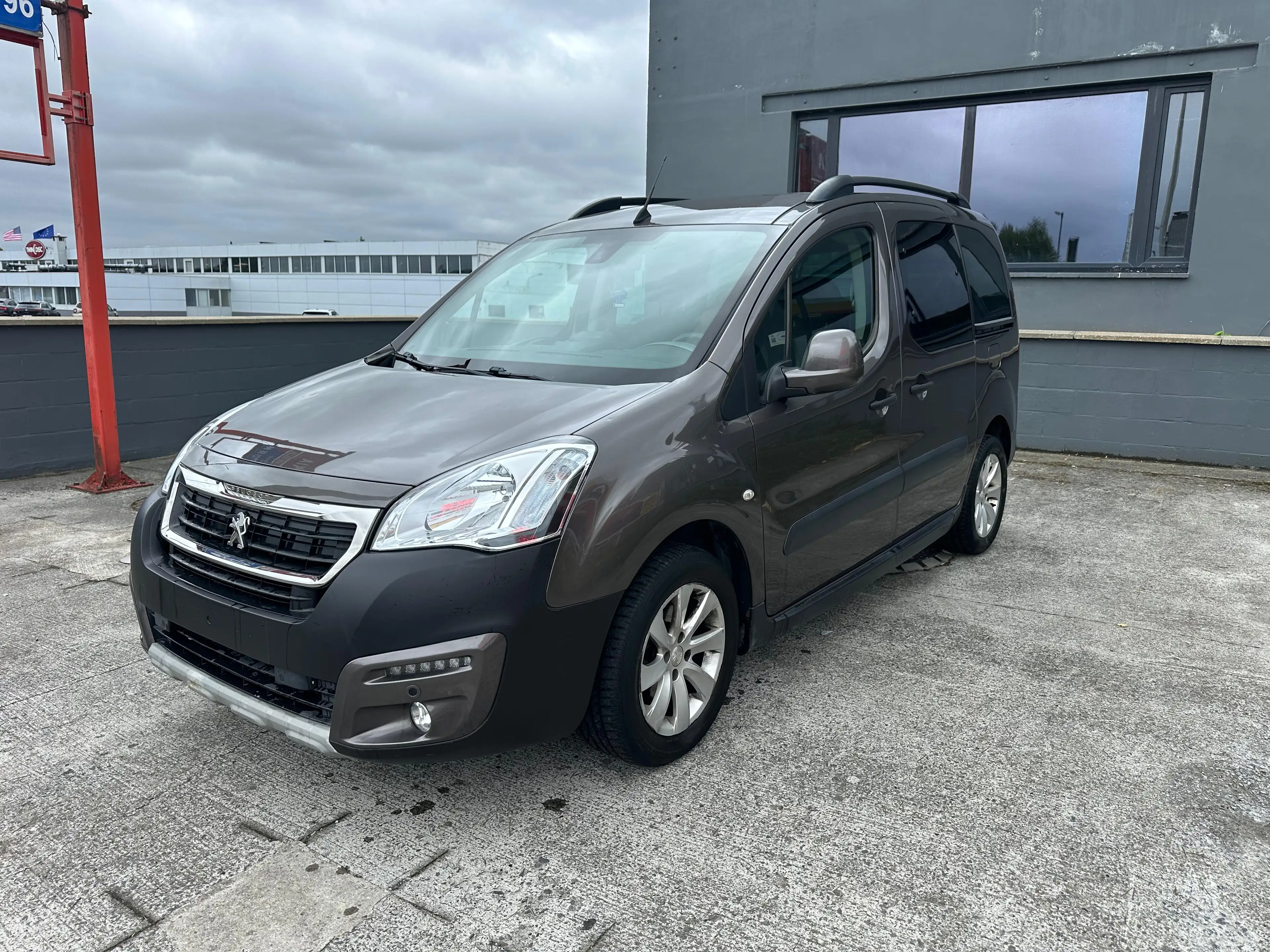 Peugeot Partner Partner Tepee 1.6 7 places — photo 6