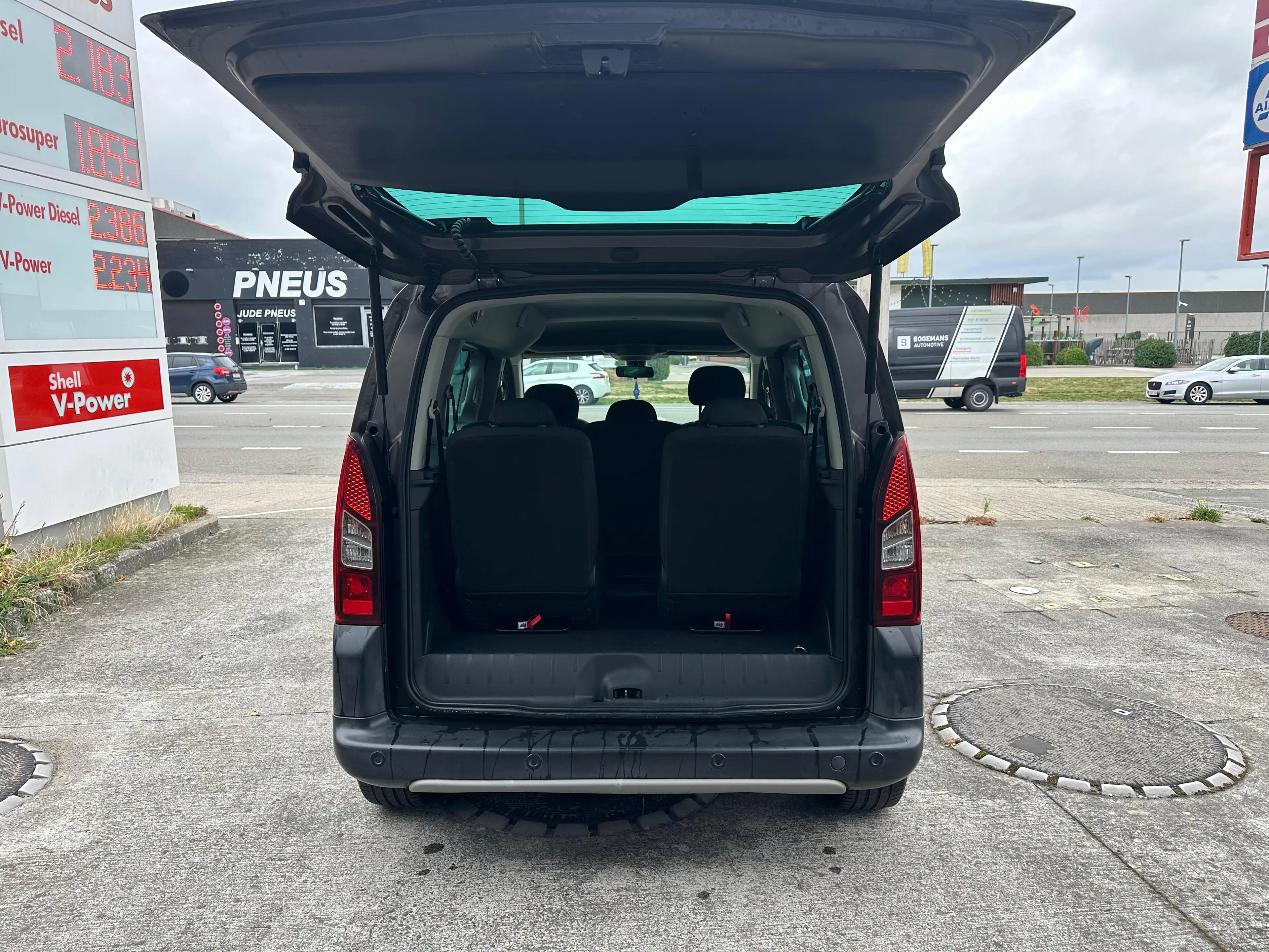 Peugeot Partner Partner Tepee 1.6 7 places — photo 9