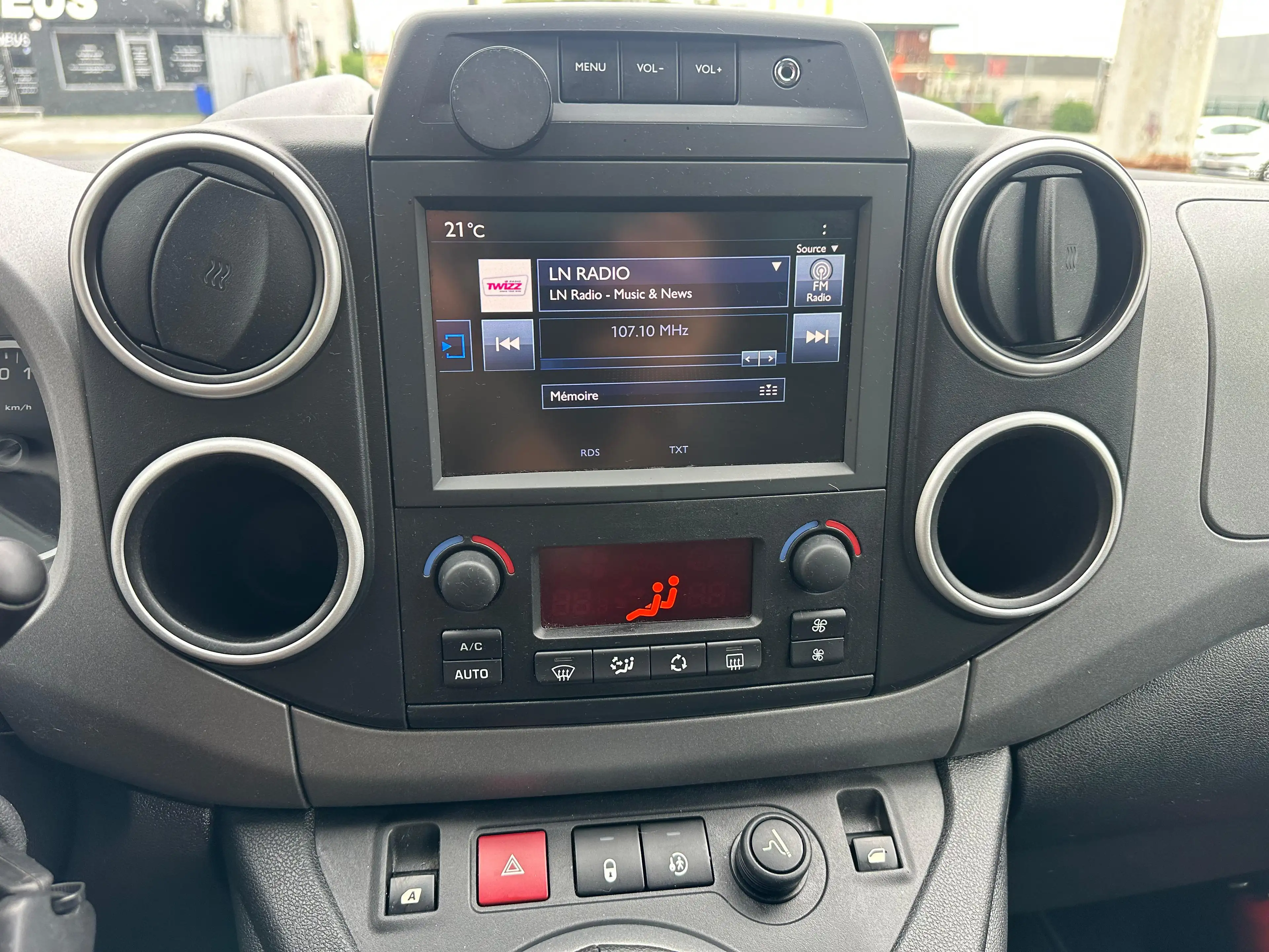 Peugeot Partner Partner Tepee 1.6 7 places — photo 10